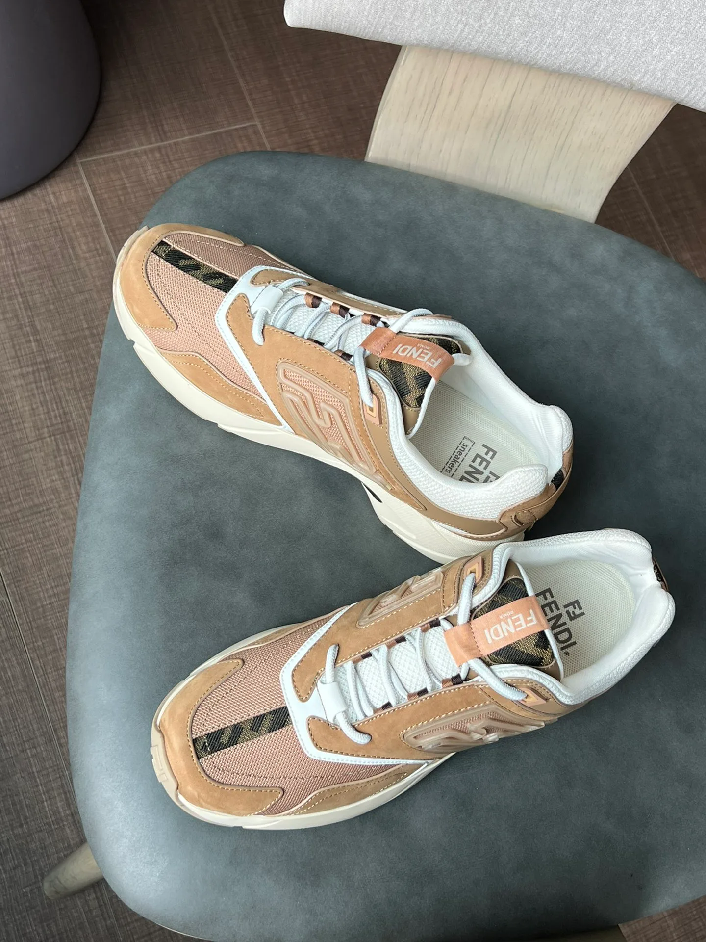 Кроссовки Женские Fendi 353518