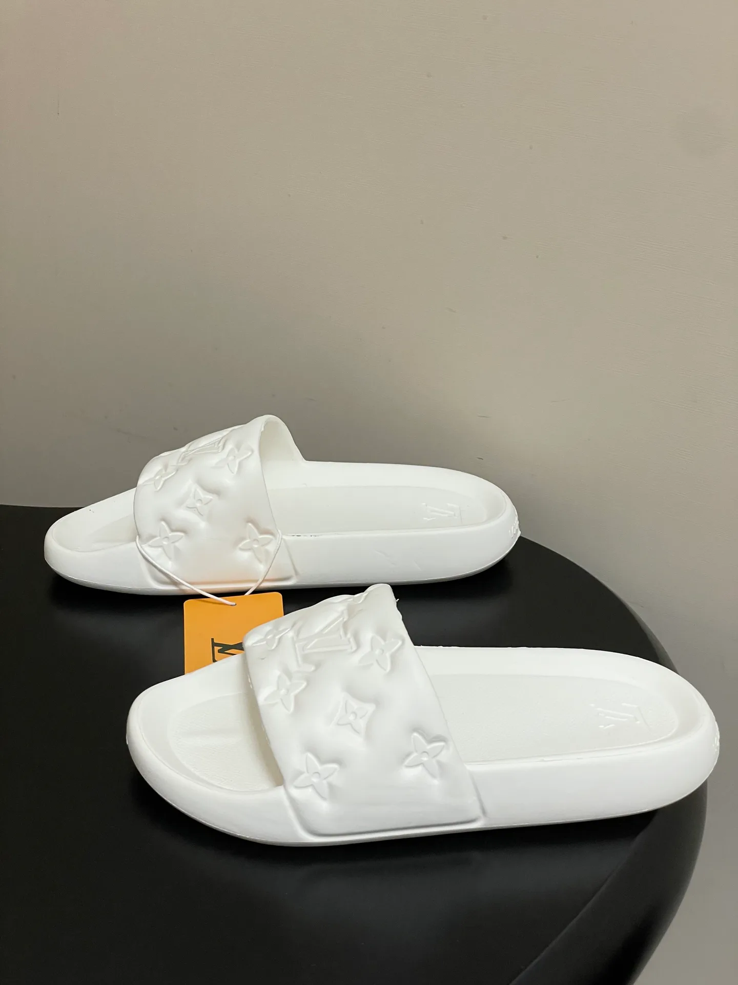 Шлепанцы Женские Louis Vuitton 11897591