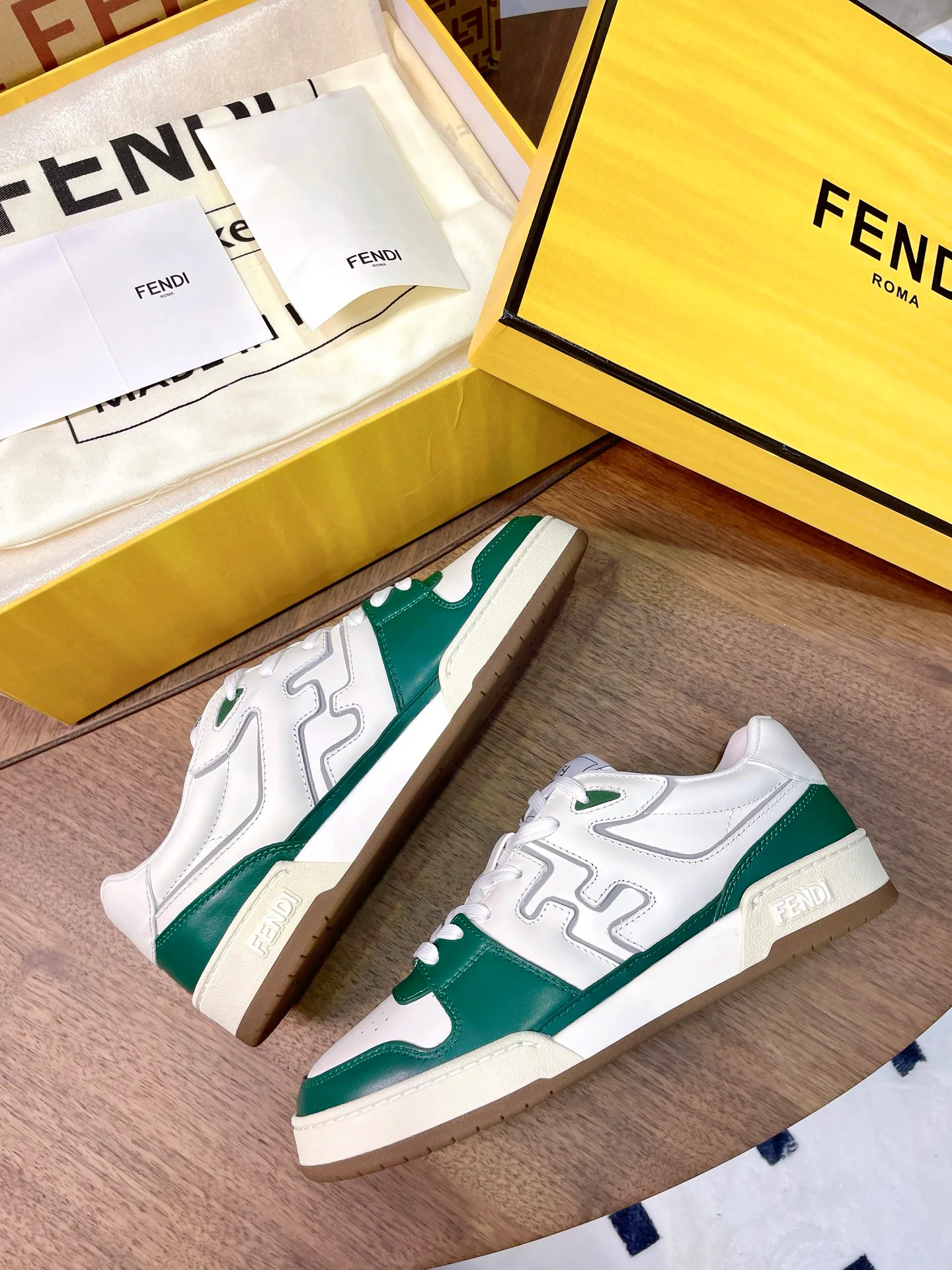 Кроссовки Женские Fendi 17957319