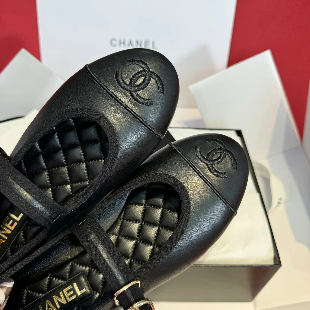 Туфли Женские Chanel 18067041