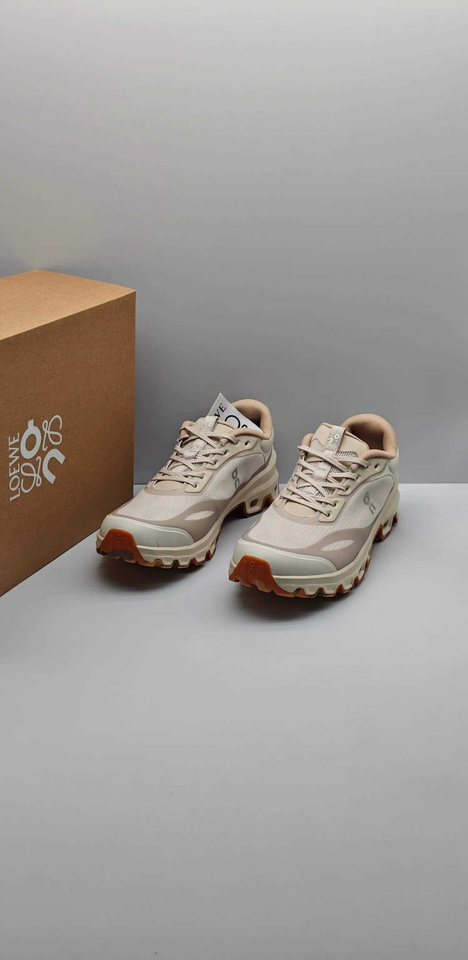 Кроссовки Женские Loewe 13193861