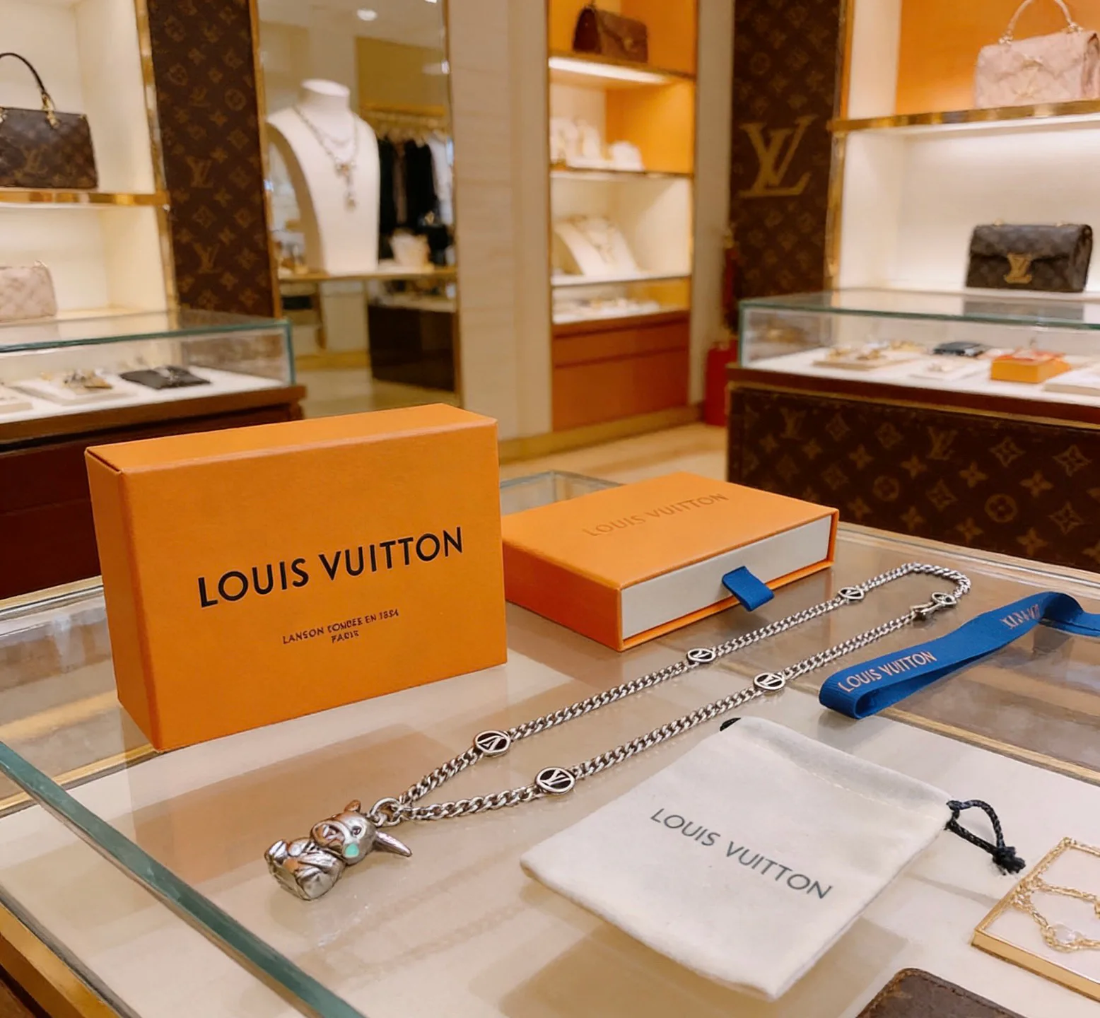 Бижутерия Louis Vuitton 13554401