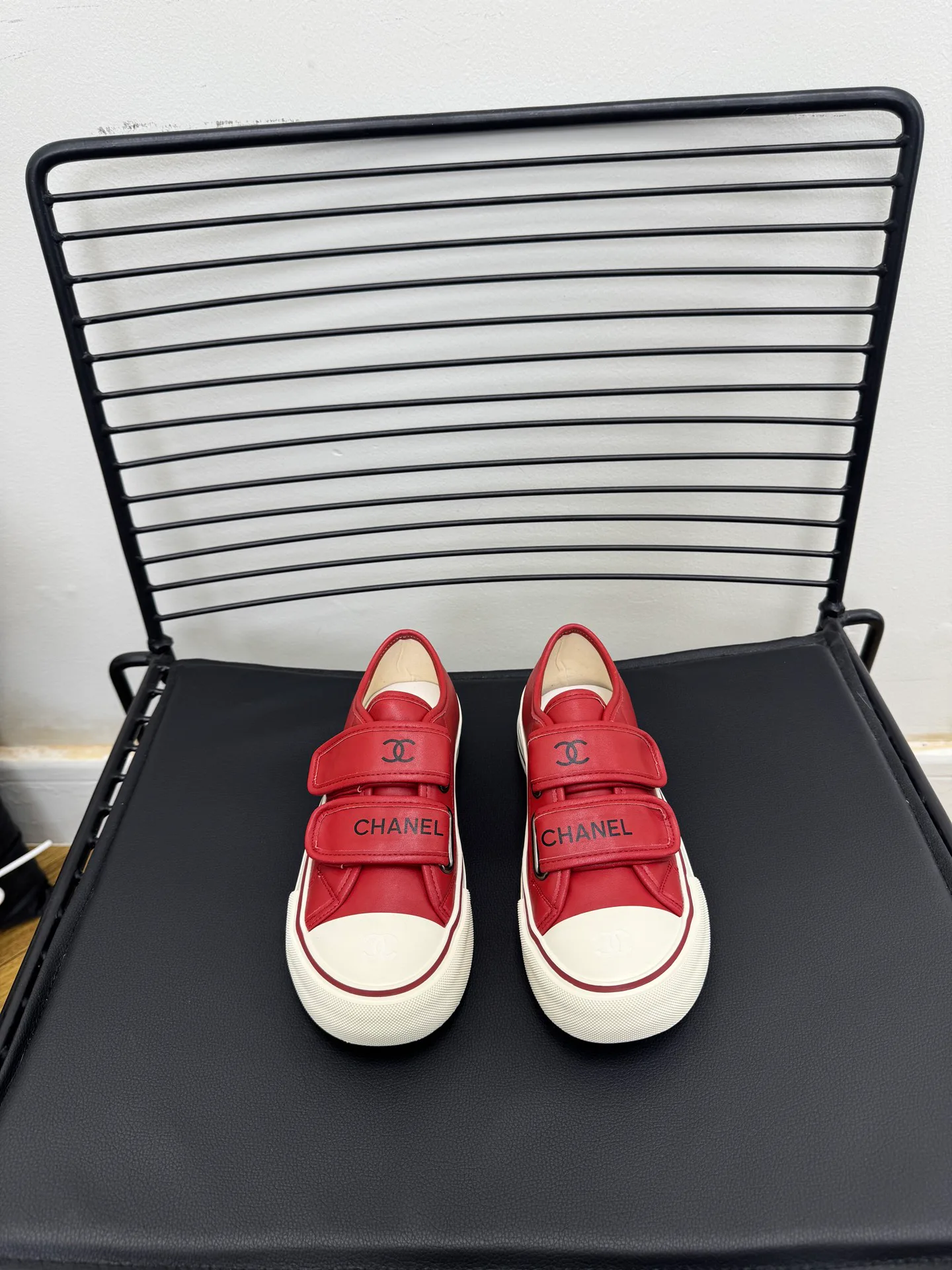 Кроссовки Женские Chanel 18415509