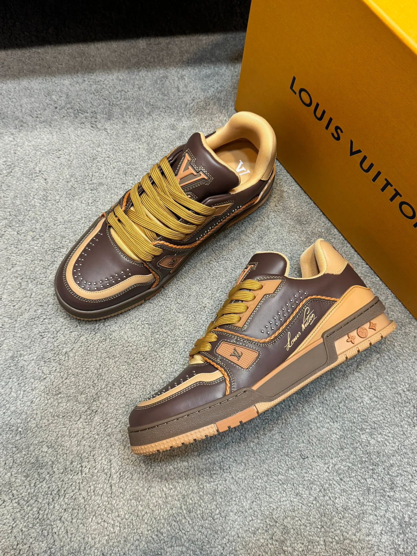 Кроссовки Мужские Louis Vuitton 18762565