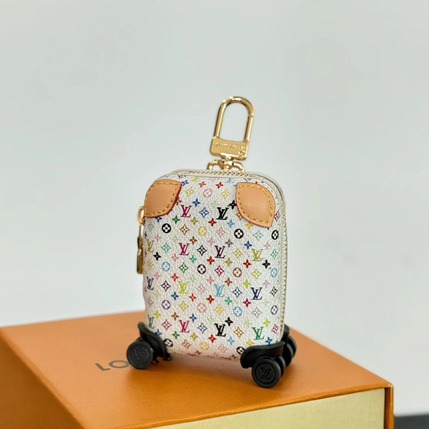 Клатчи Женские Louis Vuitton 5647566