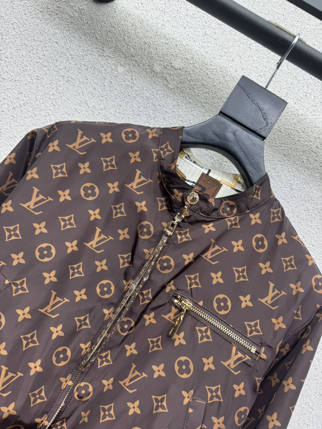 Куртки И Пуховики Женские Louis Vuitton 18680838