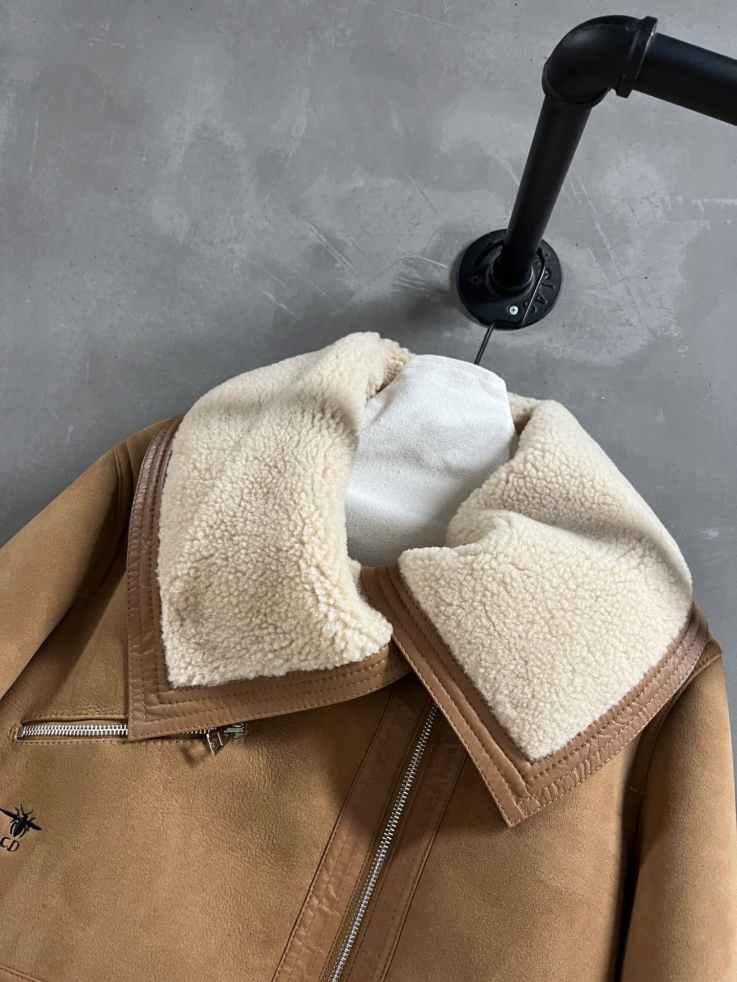 Кожаные Куртки И Дублёнки Женские Christian Dior 483845