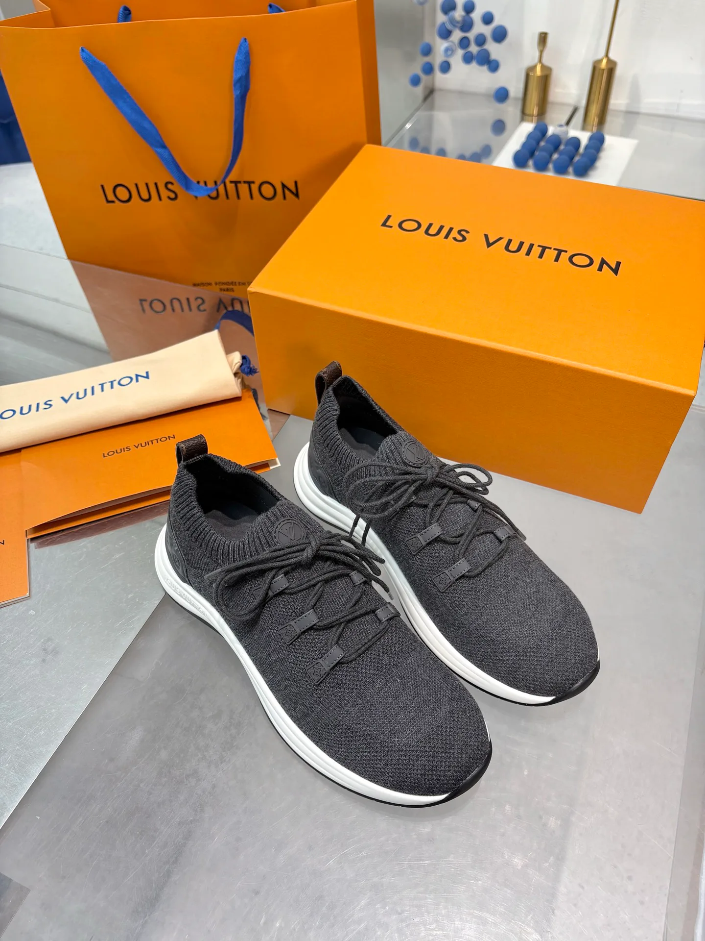 Кроссовки Женские Louis Vuitton 18055131
