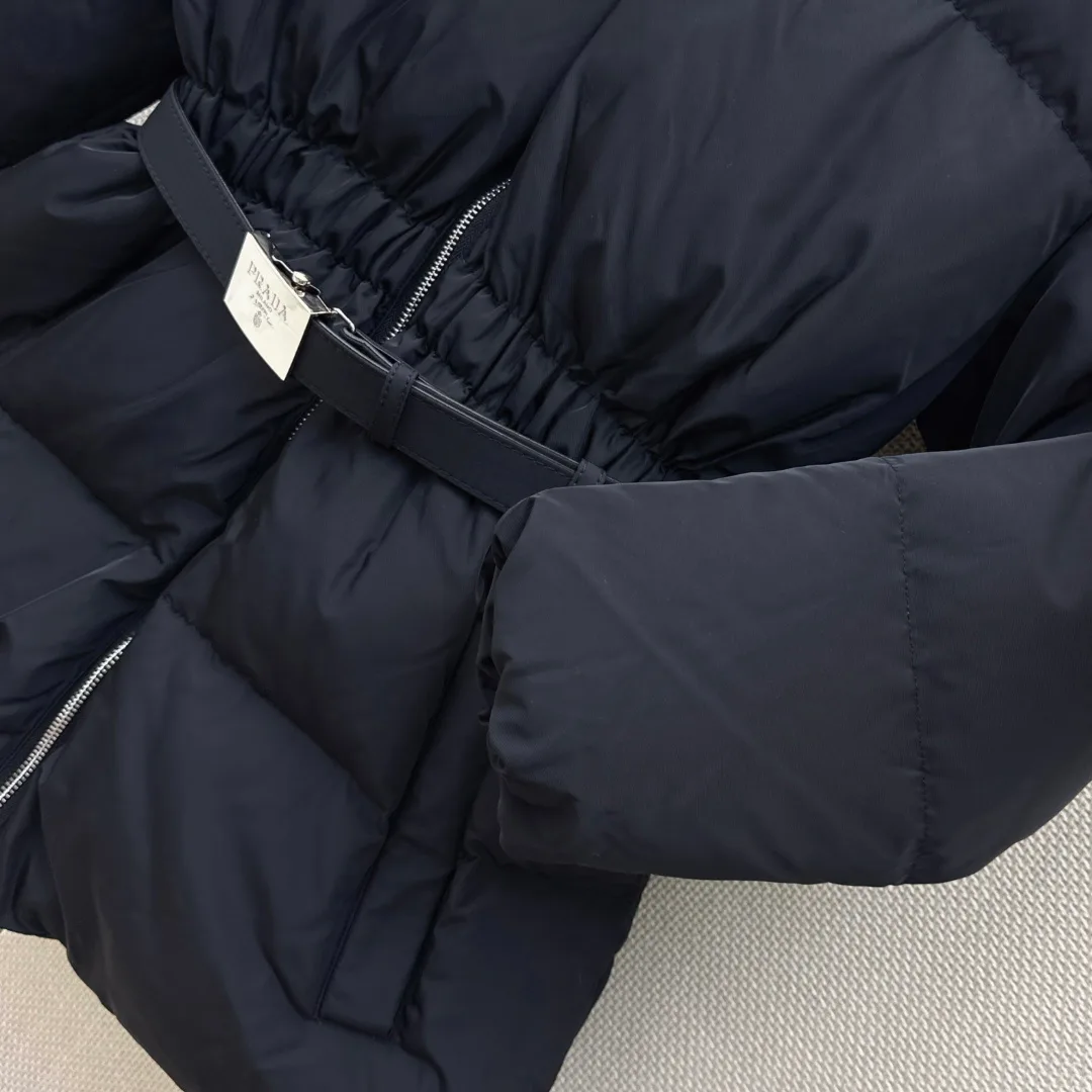 Куртки И Пуховики Женские Prada 19578901