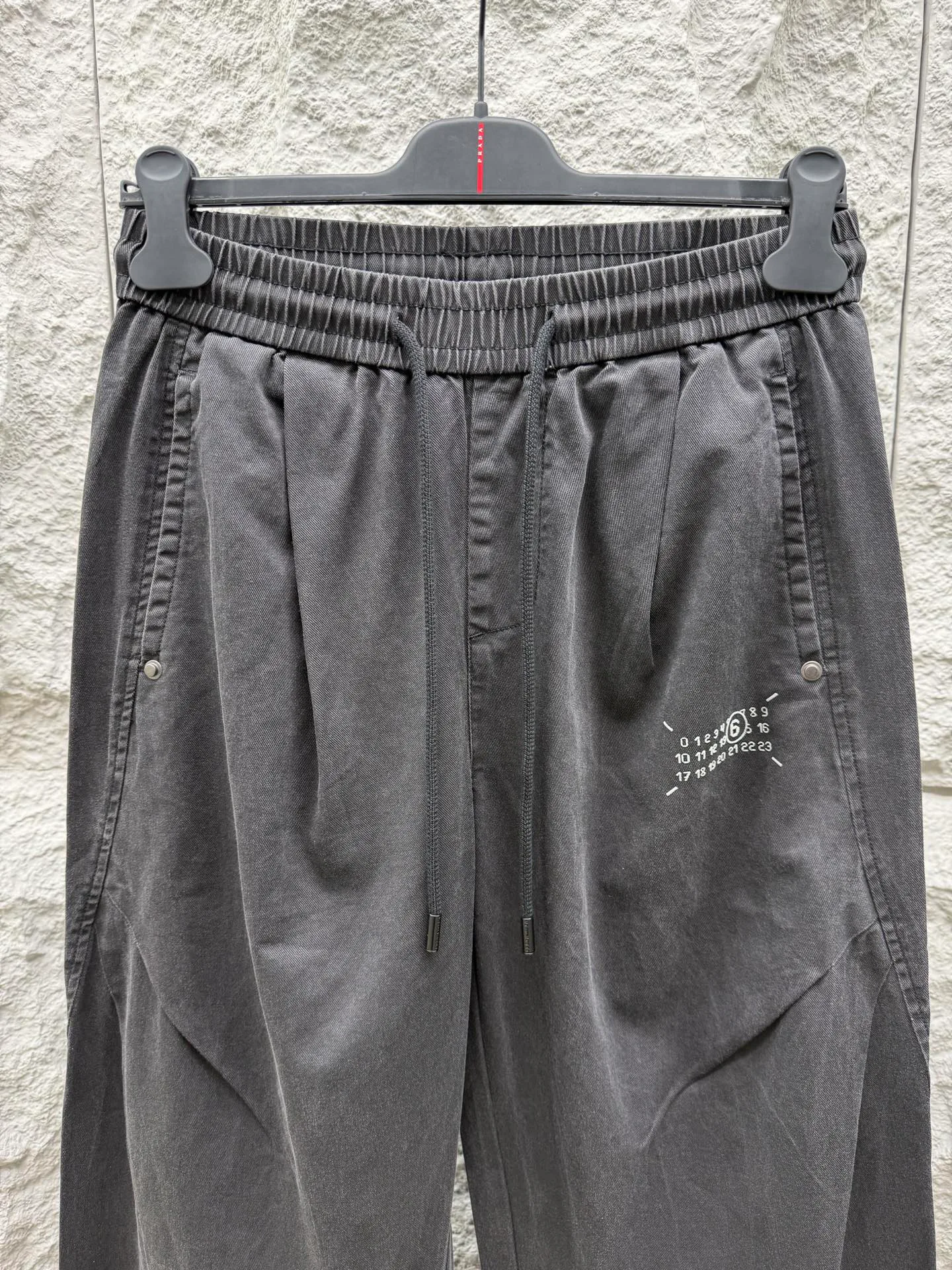 Брюки Мужские Maison Margiela 17065770
