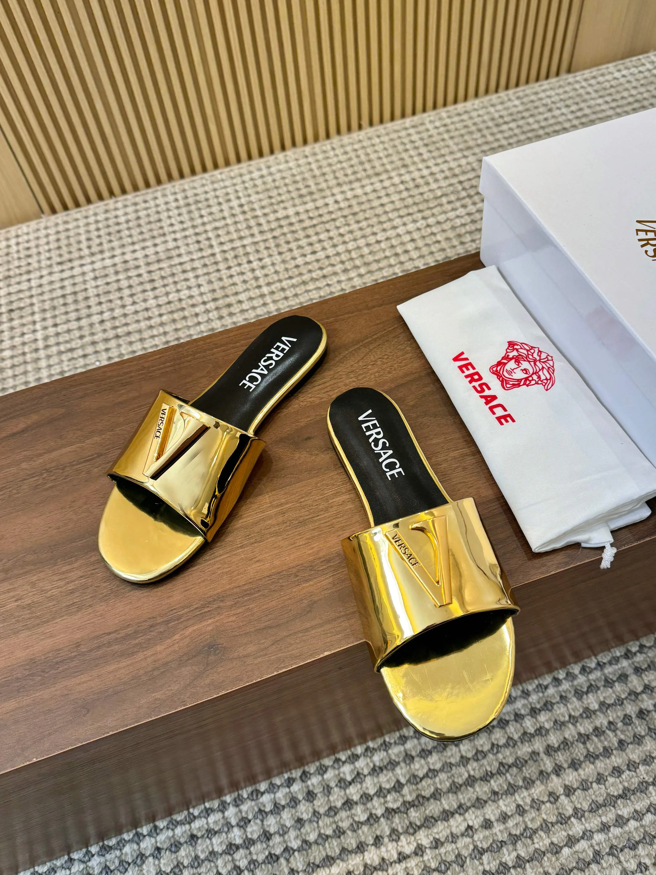 Сандалии Женские Versace 11705804