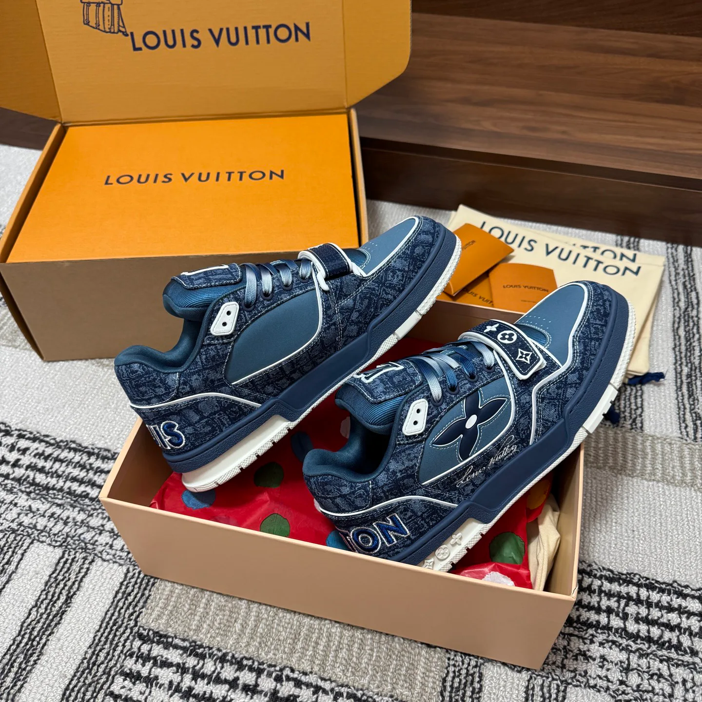 Кроссовки Женские Louis Vuitton 1483878