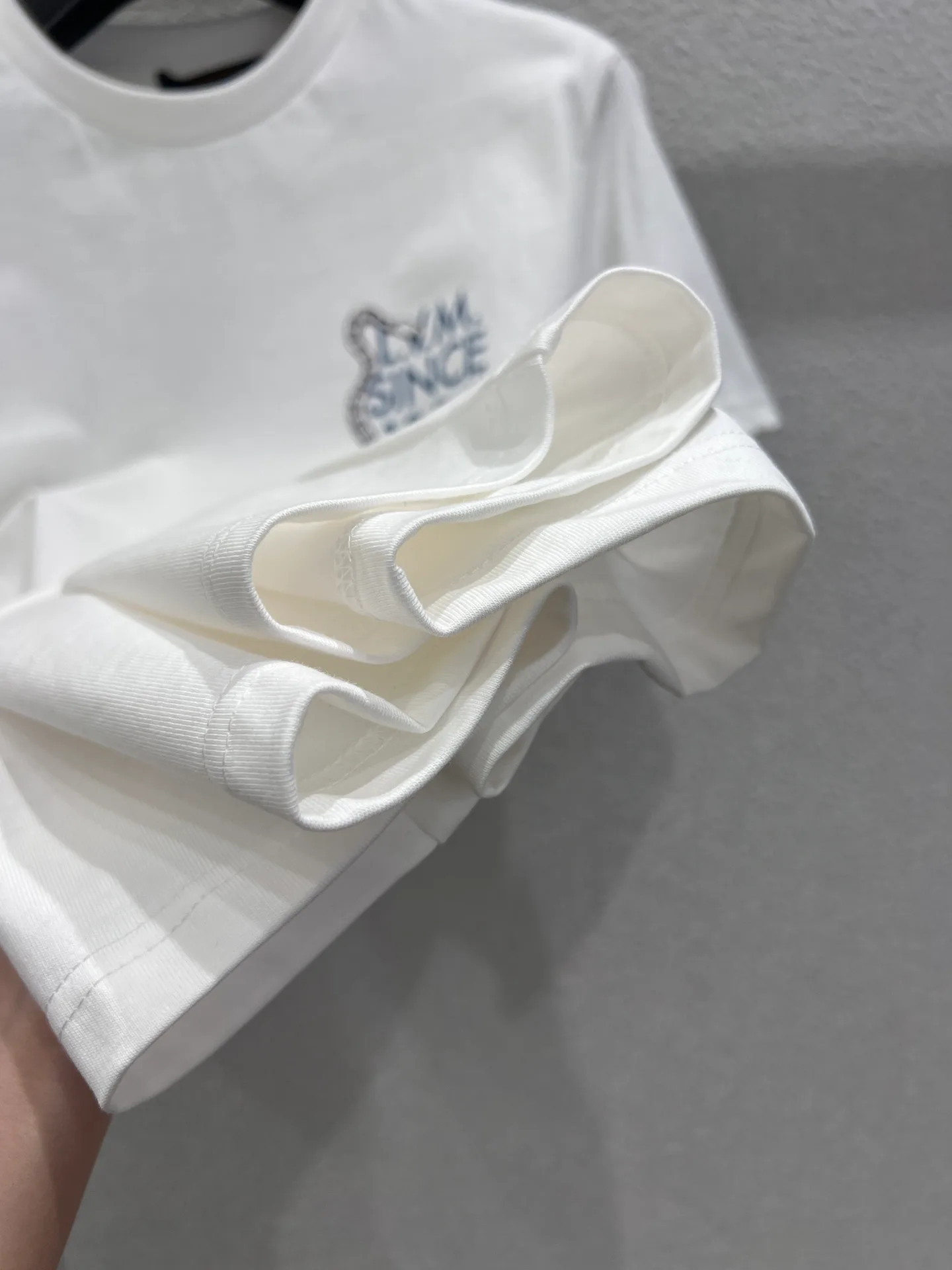 Футболки Женские Louis Vuitton 1707354