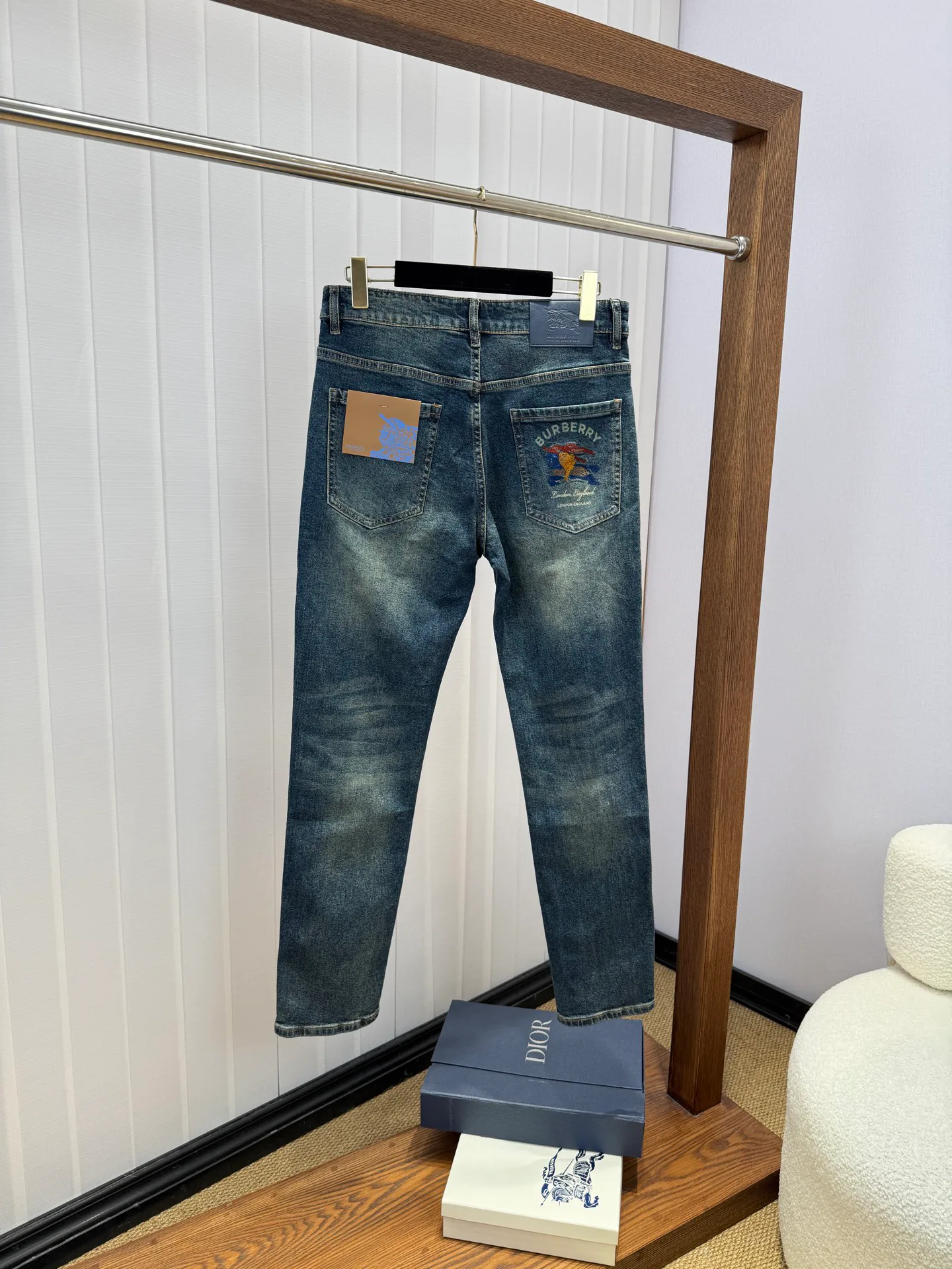 Джинсы Мужские Burberry 18029731
