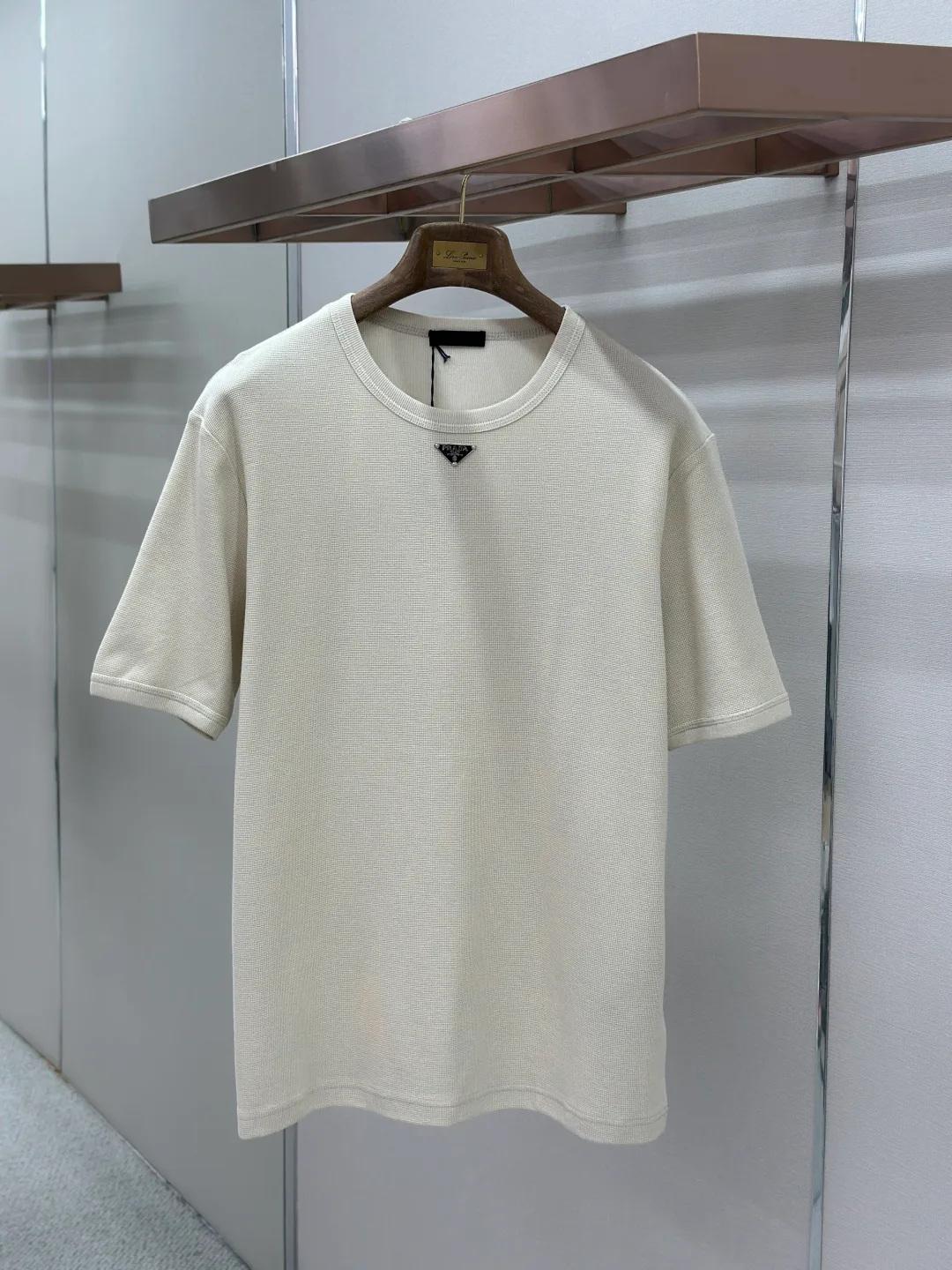 Футболки Женские Prada 18191101