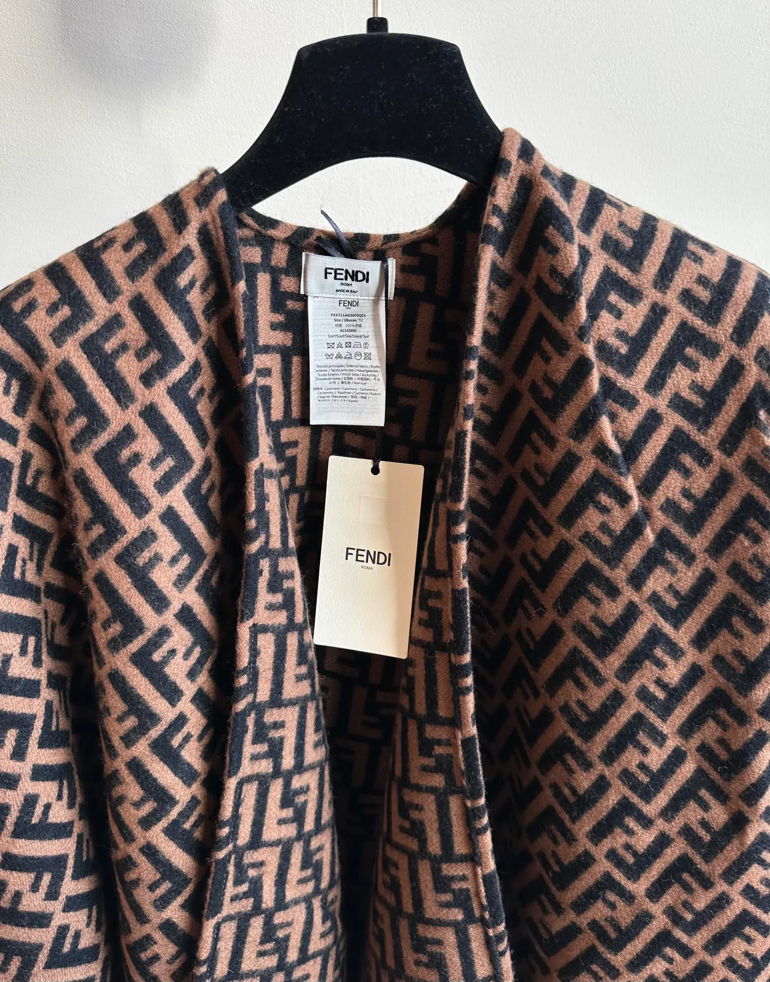 Шарфы Fendi 1813582