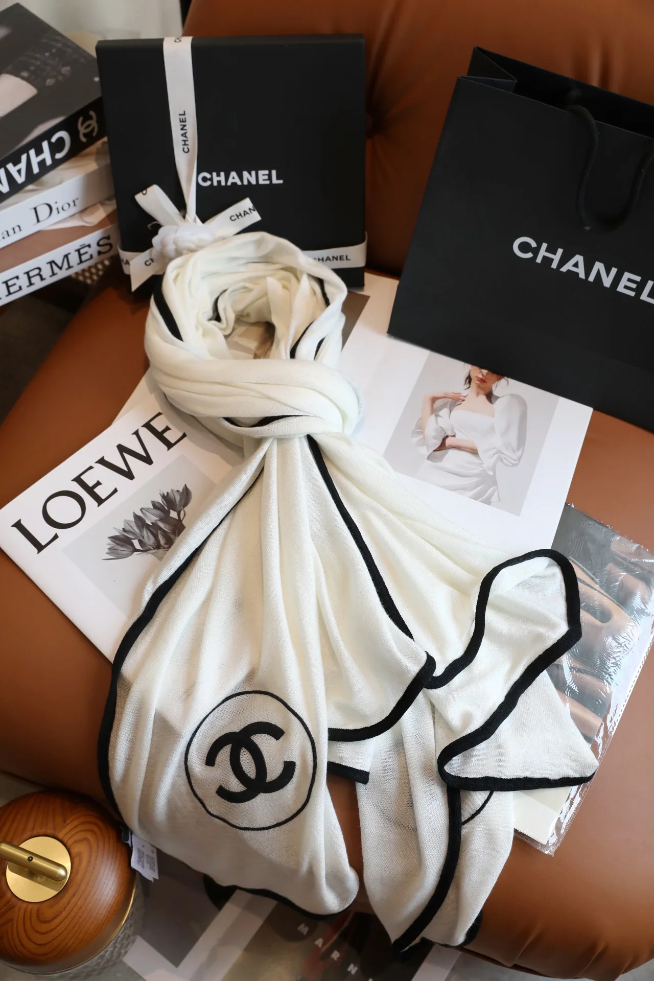 Шарфы Chanel 17991587