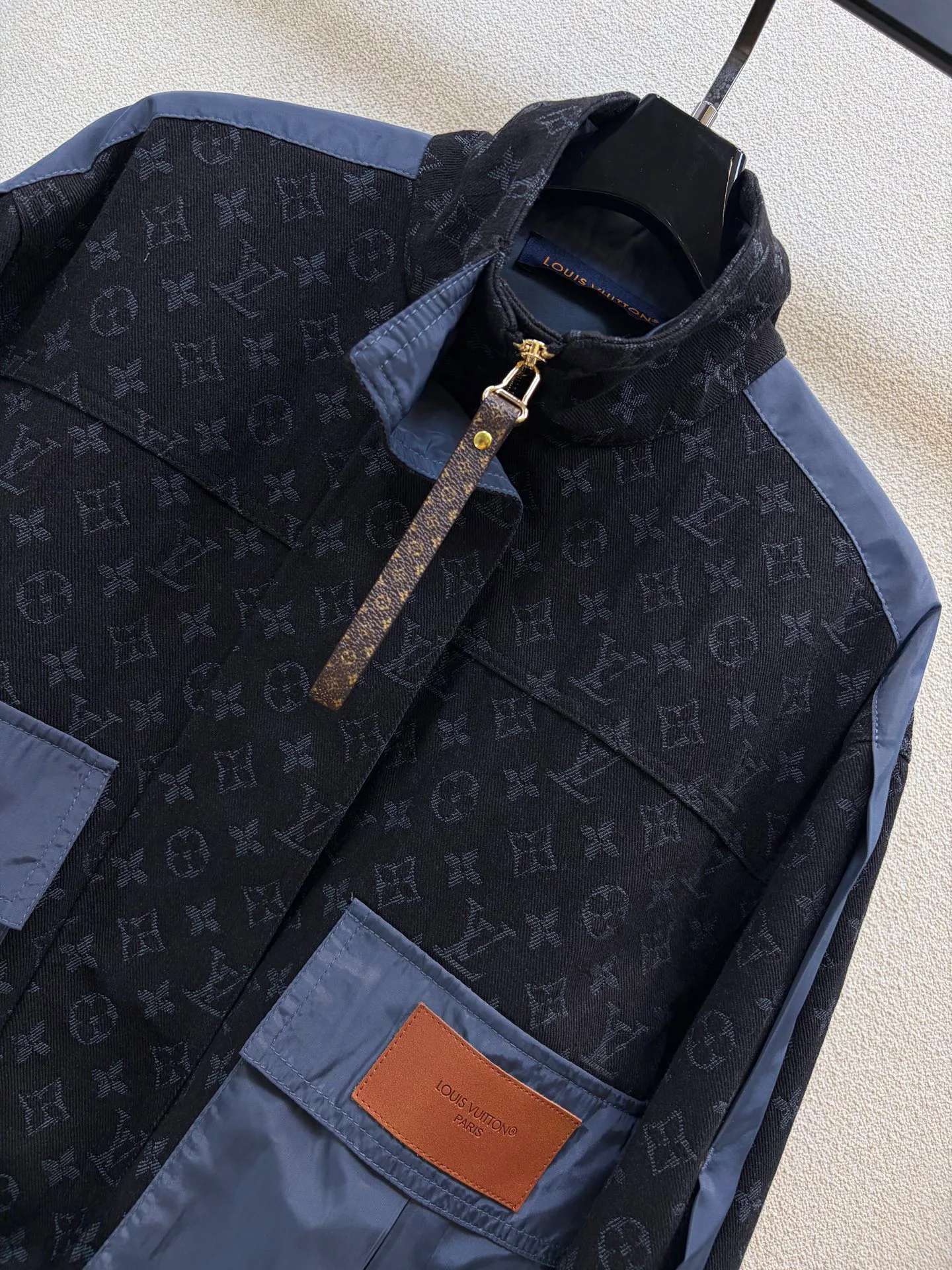 Куртки И Пуховики Женские Louis Vuitton 18408056