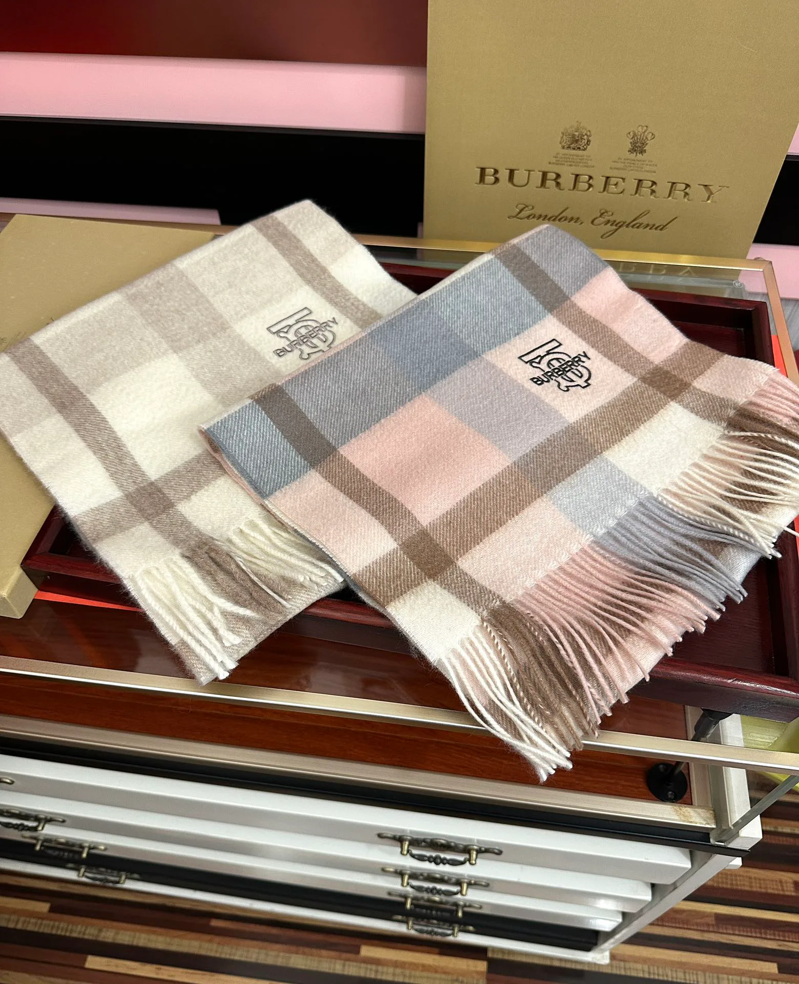 Шарфы Burberry 1490197