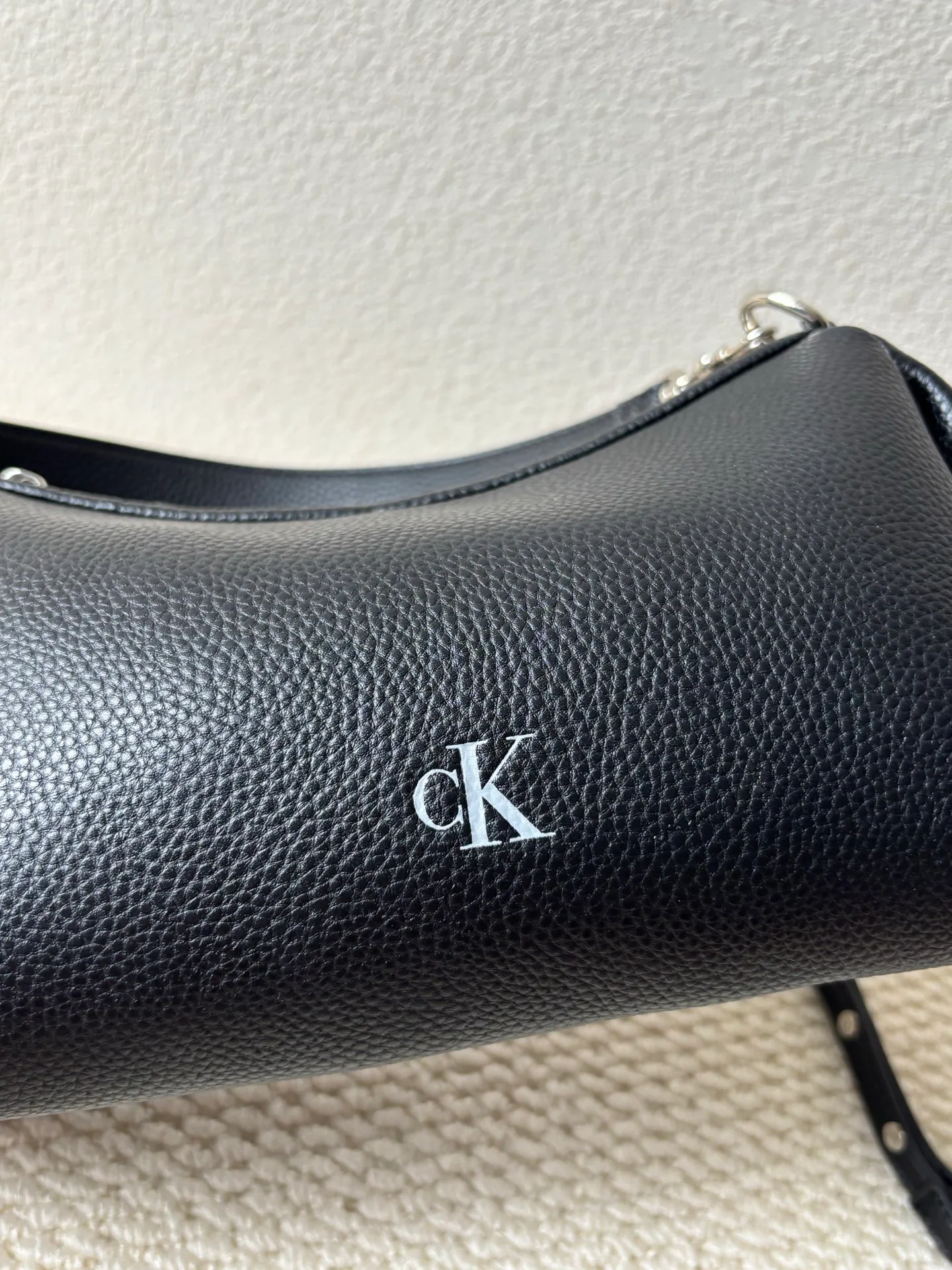 Сумки На Ремне Женские Calvin Klein 347327