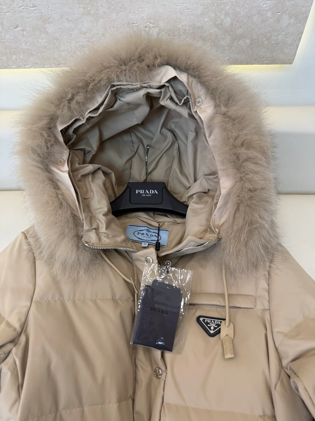 Куртки И Пуховики Женские Prada 18639878