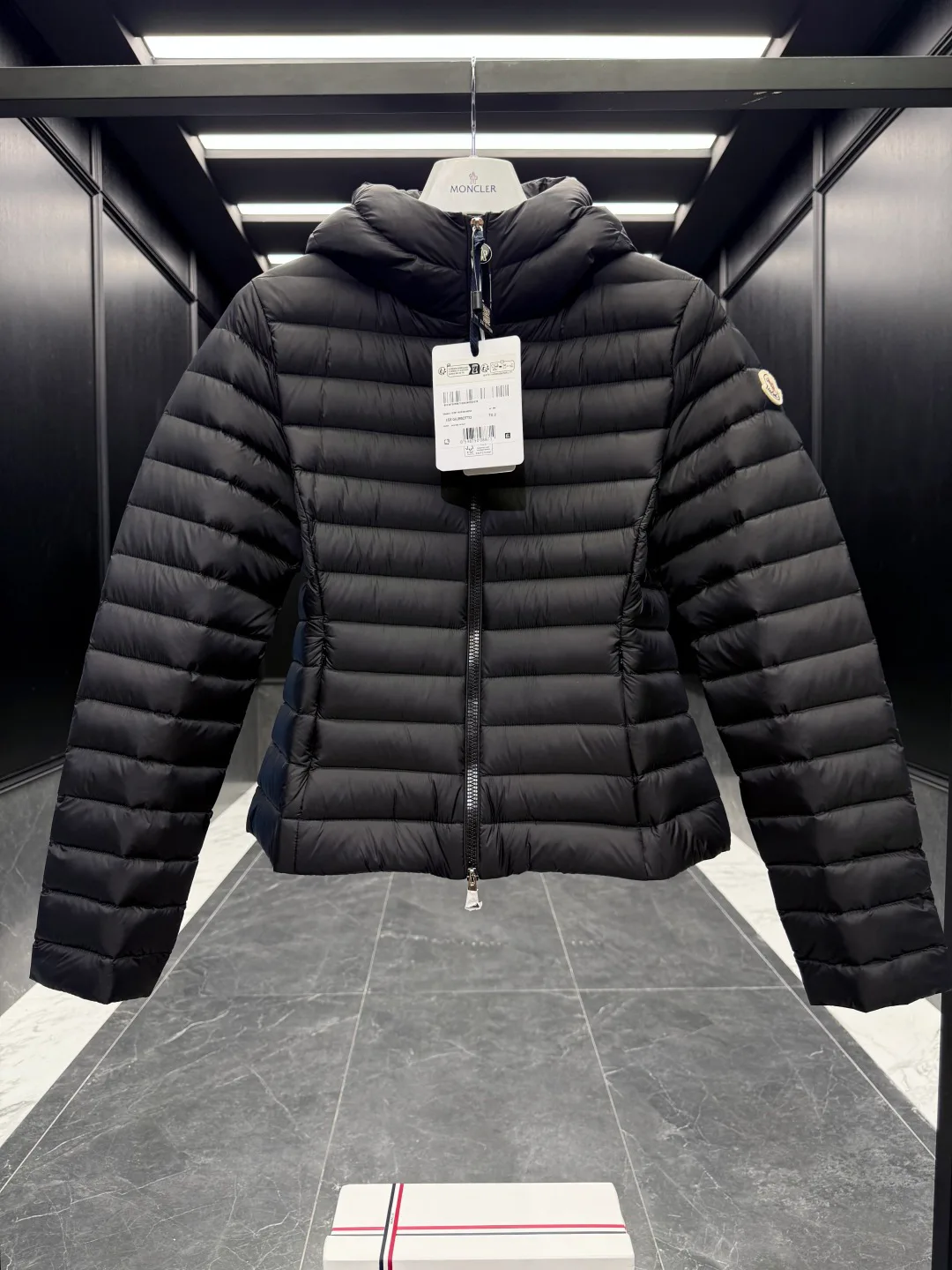 Куртки И Пуховики Женские Moncler 798998