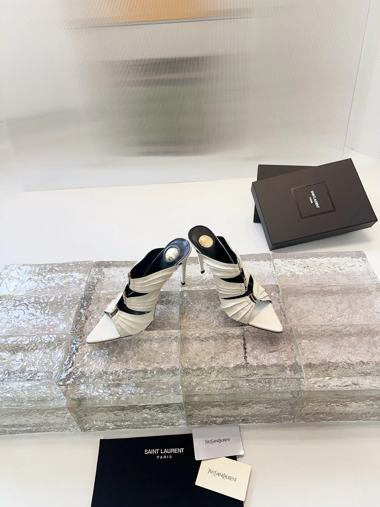 Босоножки Женские Saint Laurent 13339174