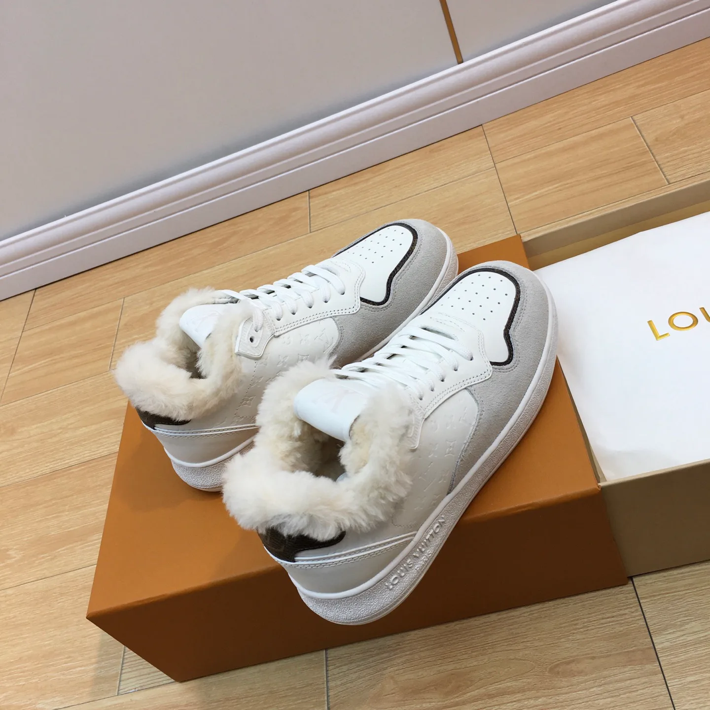 Кроссовки Женские Louis Vuitton 875960