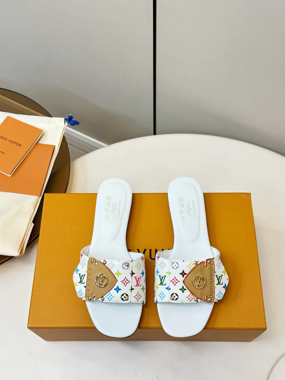 Шлепанцы Женские Louis Vuitton 12289955