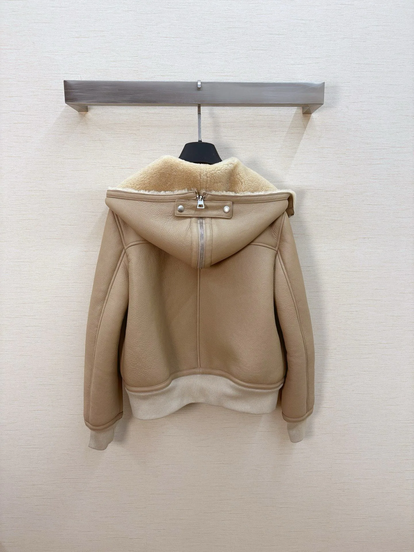 Кожаные Куртки И Дублёнки Женские Christian Dior 1069506