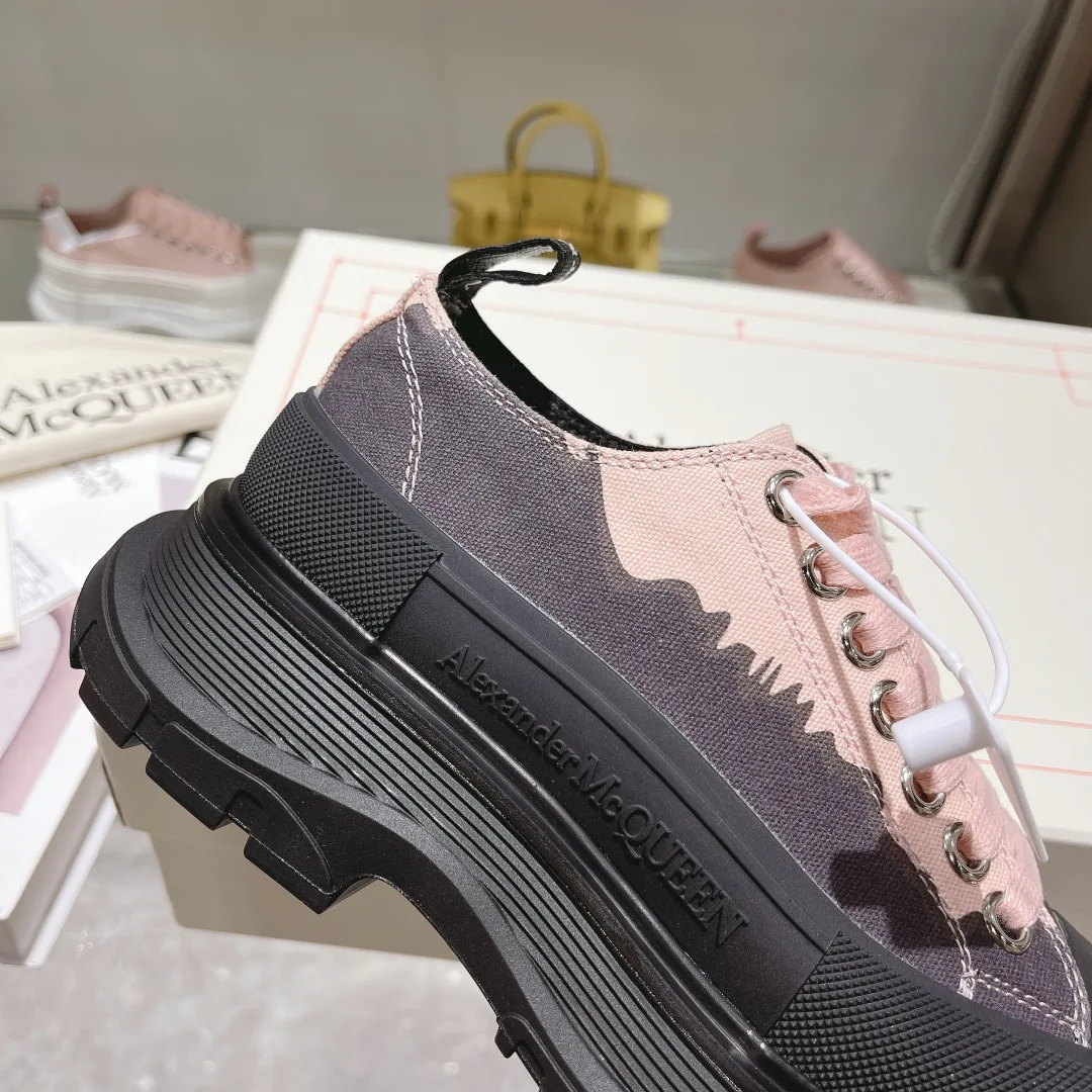 Кроссовки Женские Alexander Mcqueen 18561934