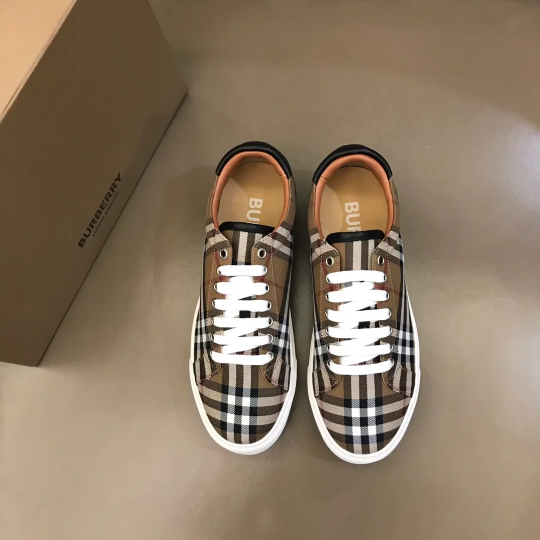 Кроссовки Мужские Burberry 18744106