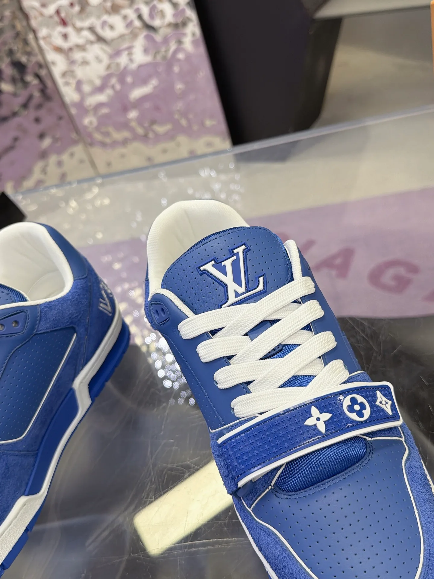Кроссовки Женские Louis Vuitton 17740574
