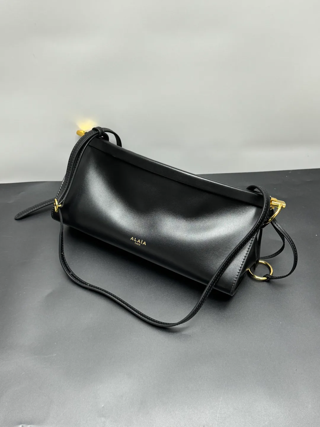 Сумки На Ремне Женские Alaia 11667397