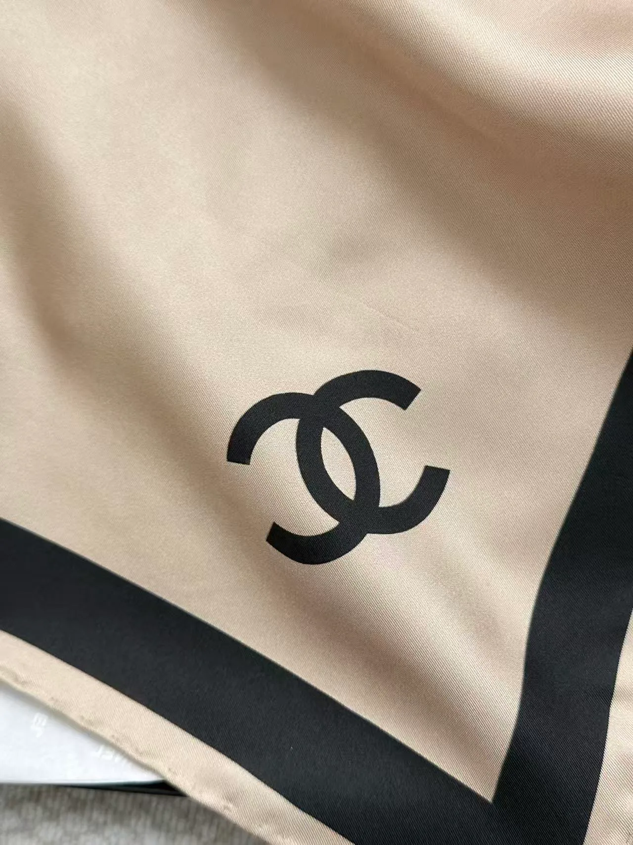 Платки Chanel 18329408