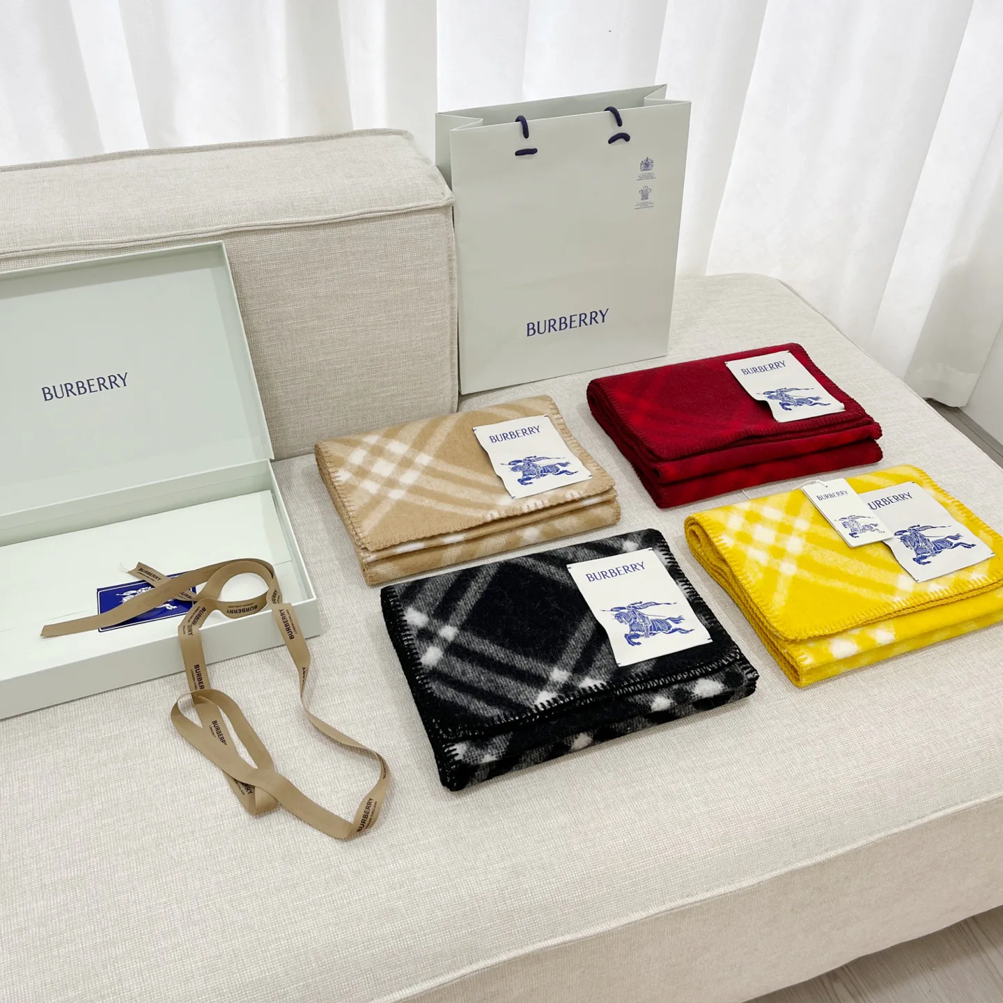 Шарфы Burberry 1326197