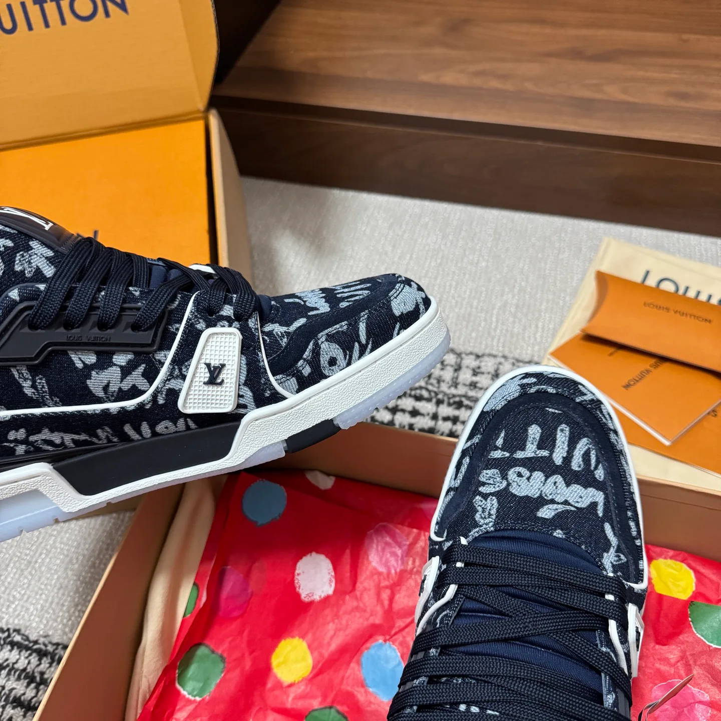 Кроссовки Женские Louis Vuitton 1546747