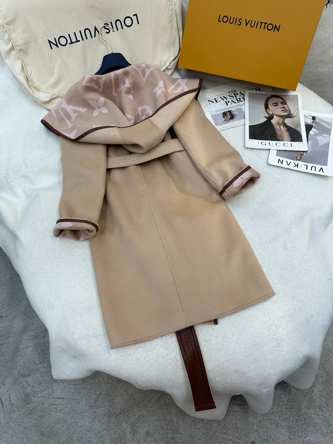 Пальто Женские Louis Vuitton 19800292