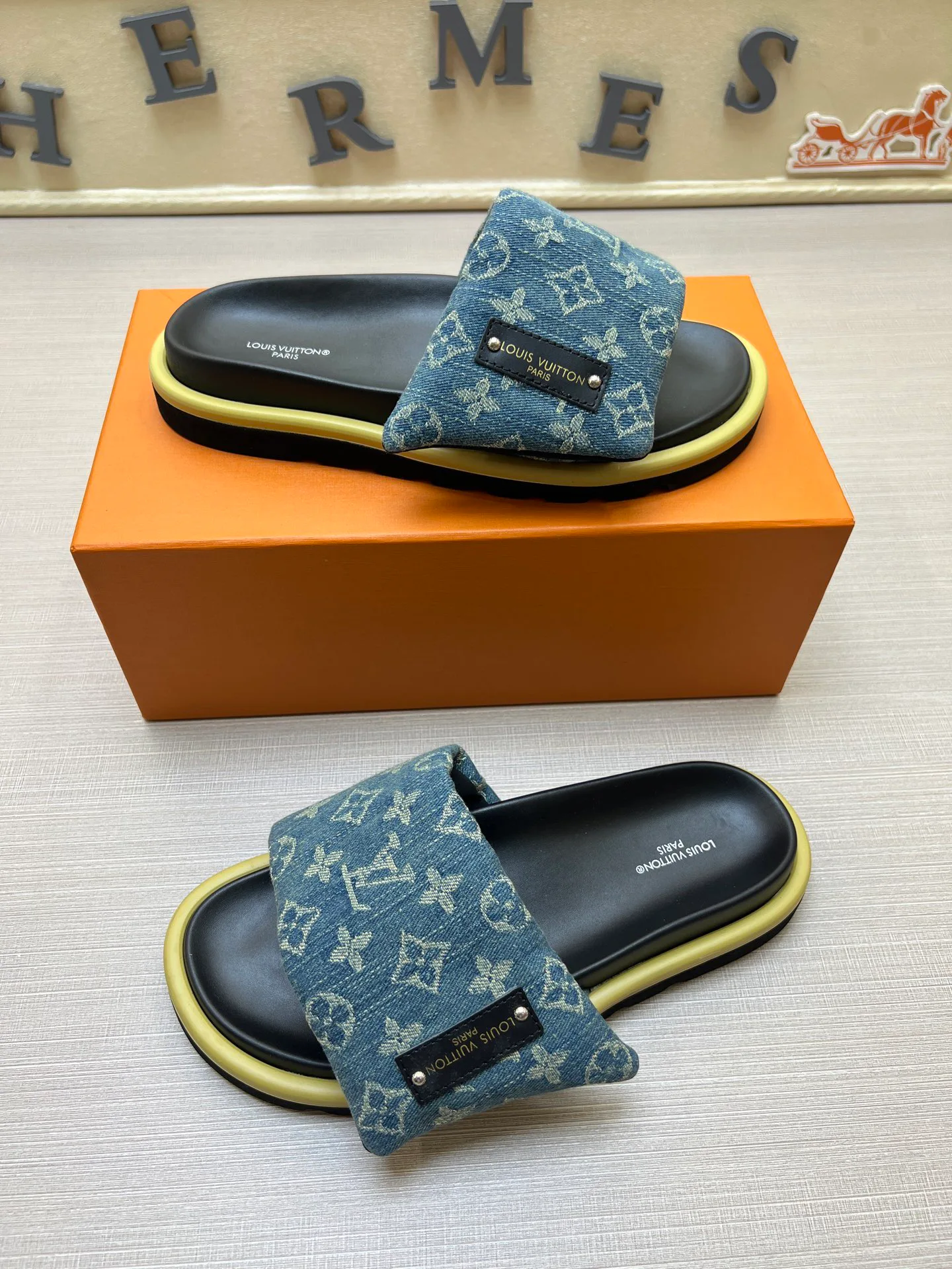 Шлепанцы Женские Louis Vuitton 9801568