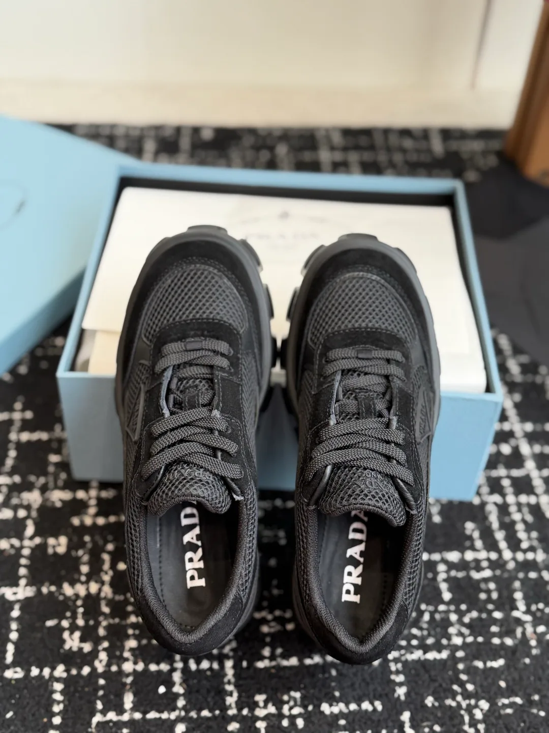 Кроссовки Женские Prada 18138857