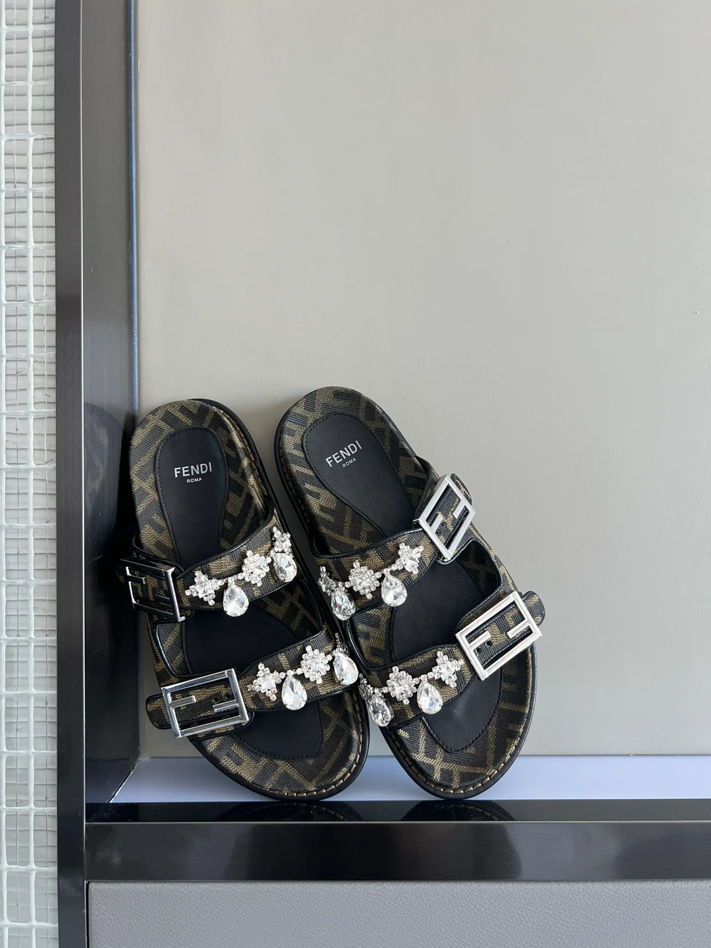 Шлепанцы Женские Fendi 5768