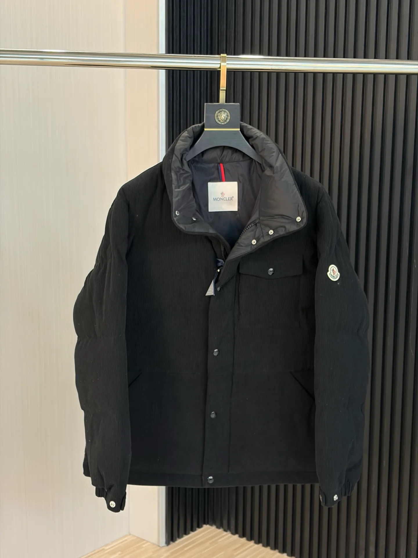 Куртки И Пуховики Мужские Moncler 18199458