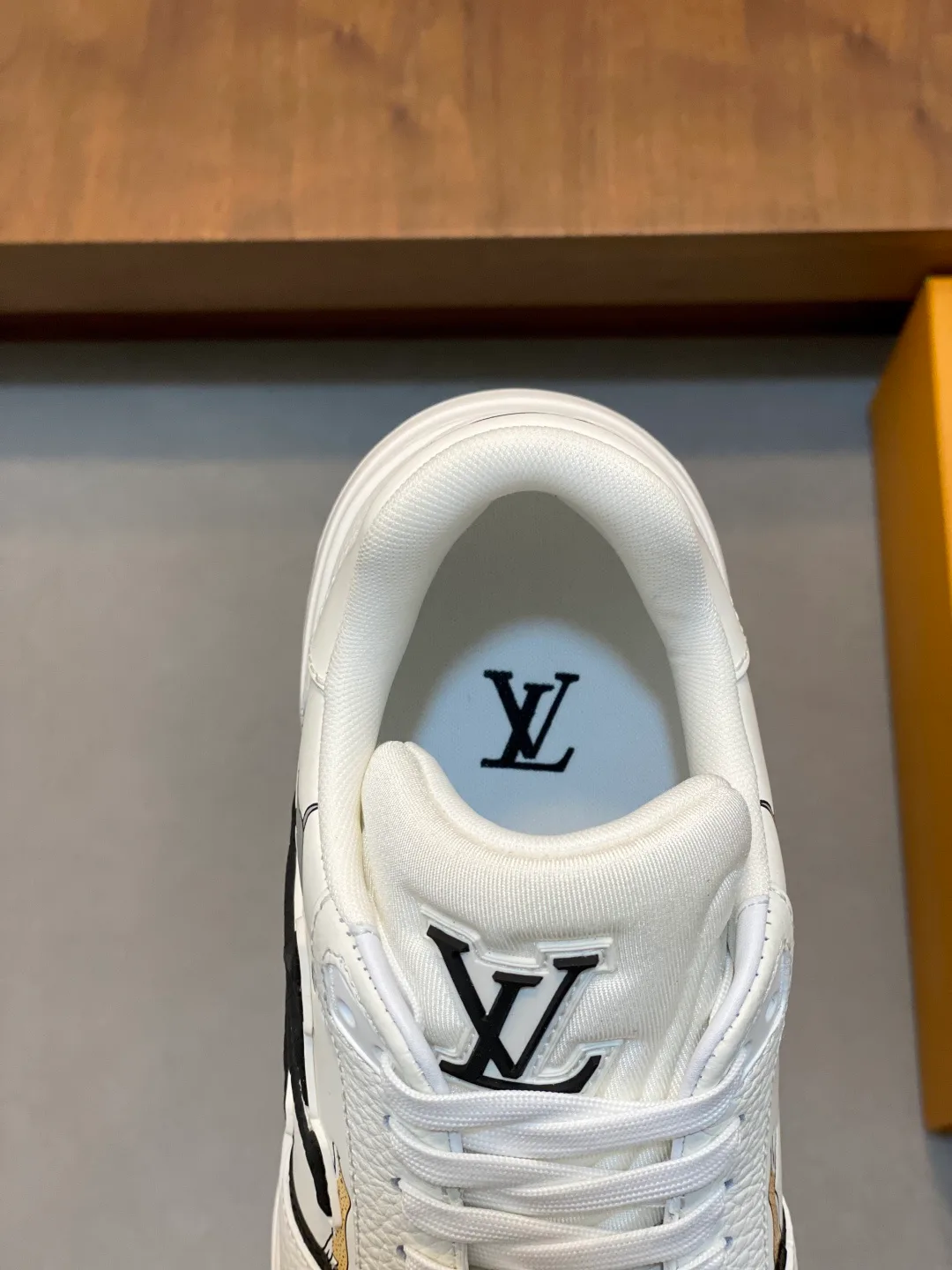 Кроссовки Мужские Louis Vuitton 2564737