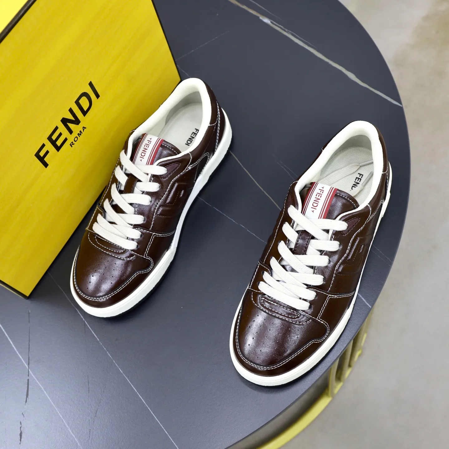 Кроссовки Женские Fendi 18516272