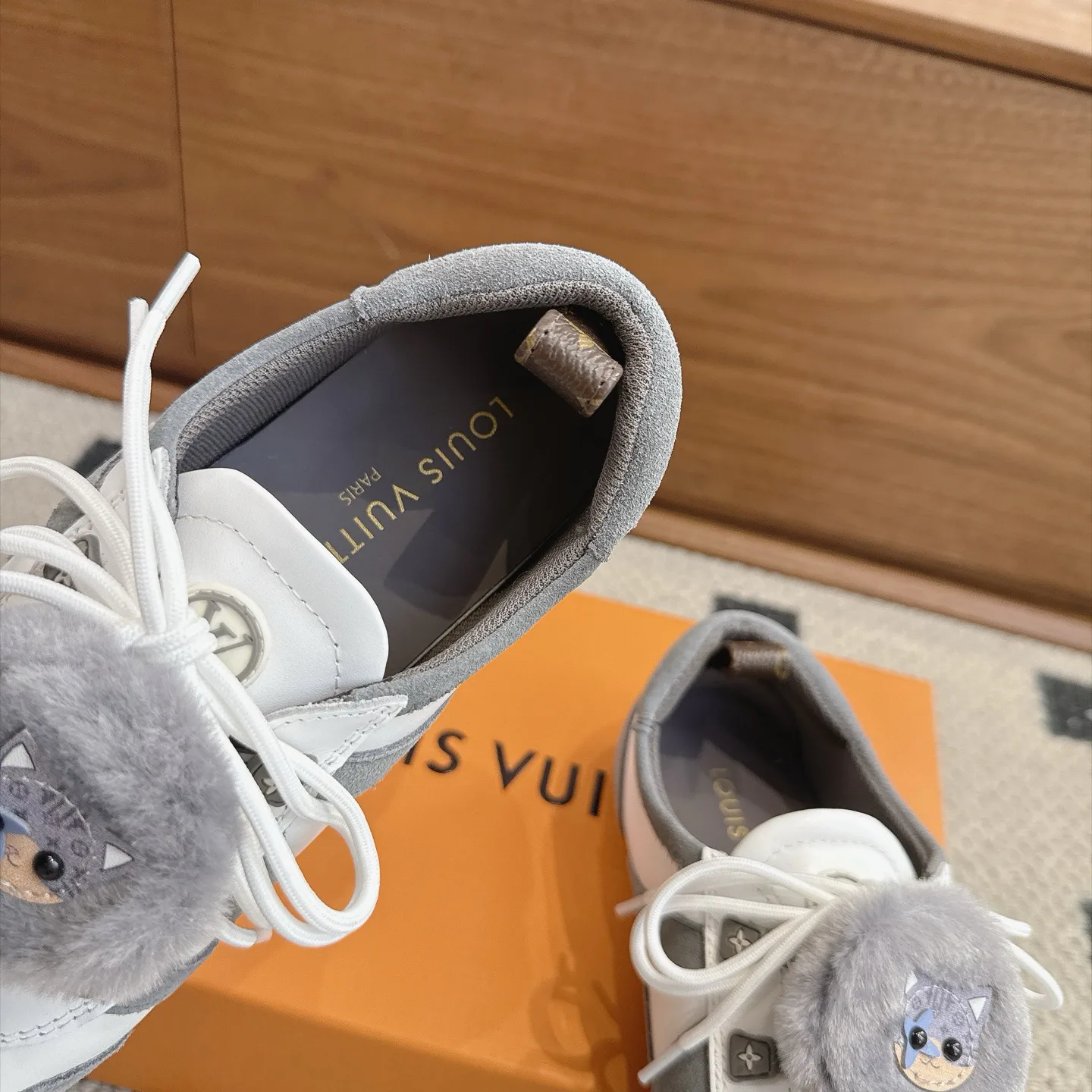 Кроссовки Женские Louis Vuitton 18025434