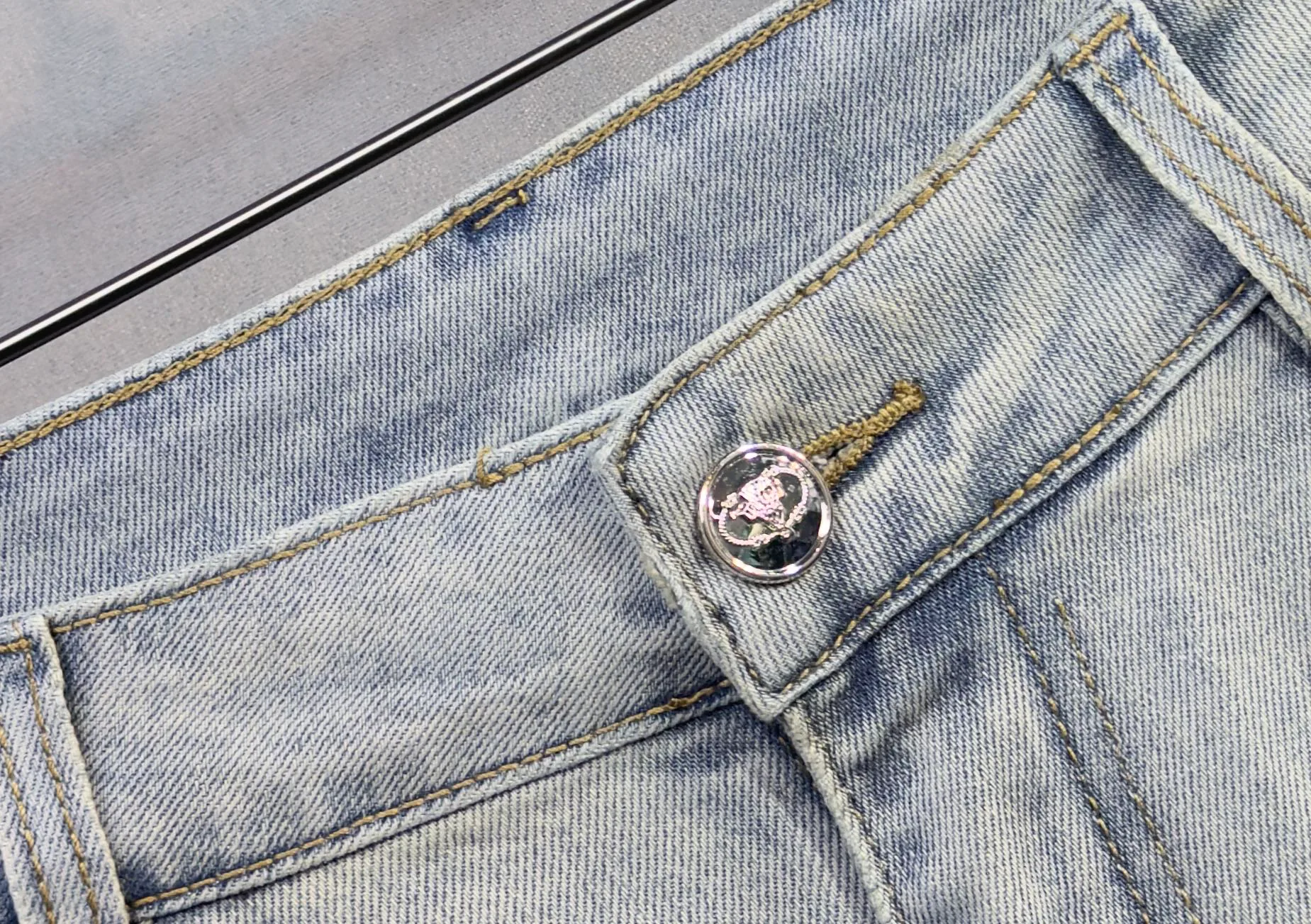 Джинсы Мужские Prada 18098374