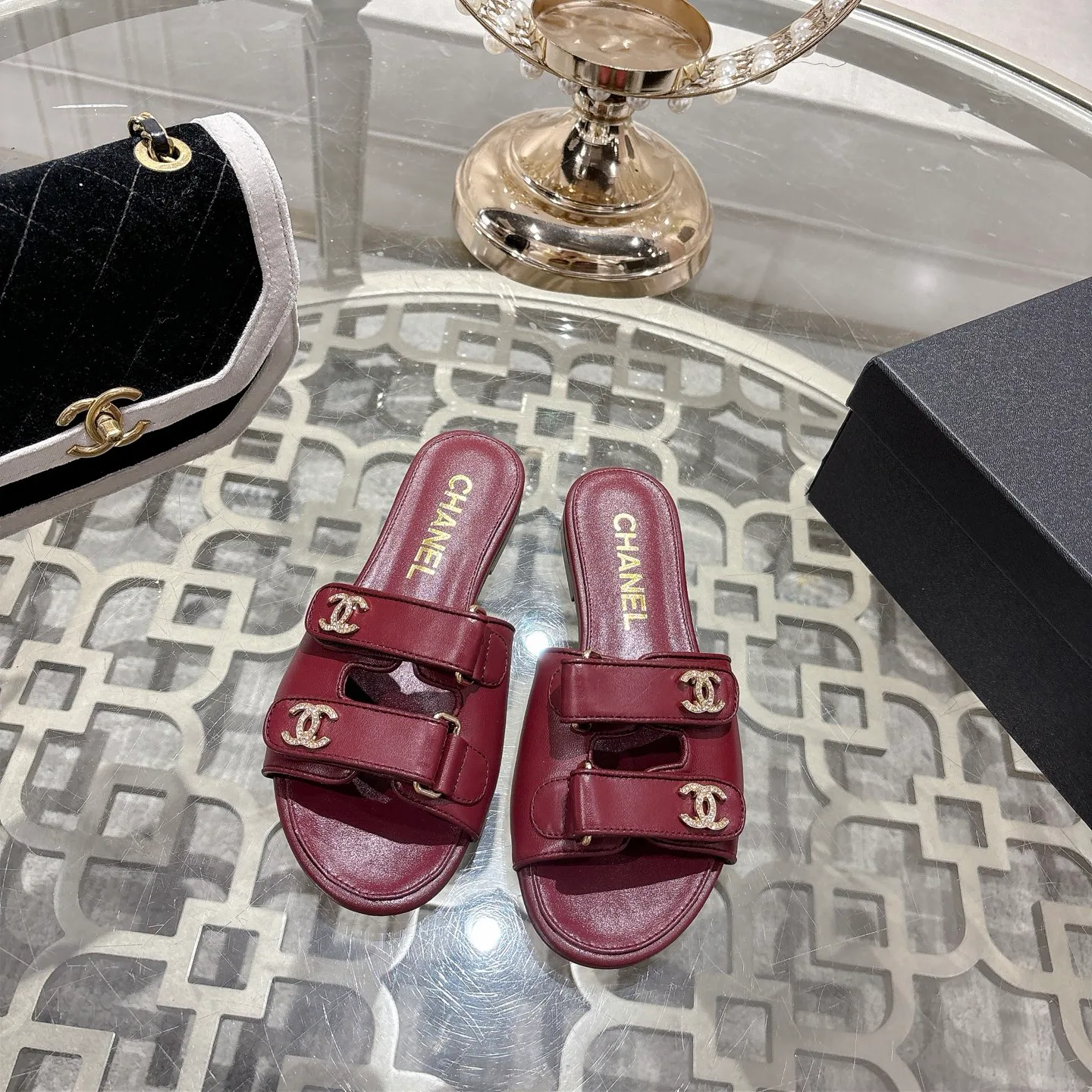 Шлепанцы Женские Chanel 10840548
