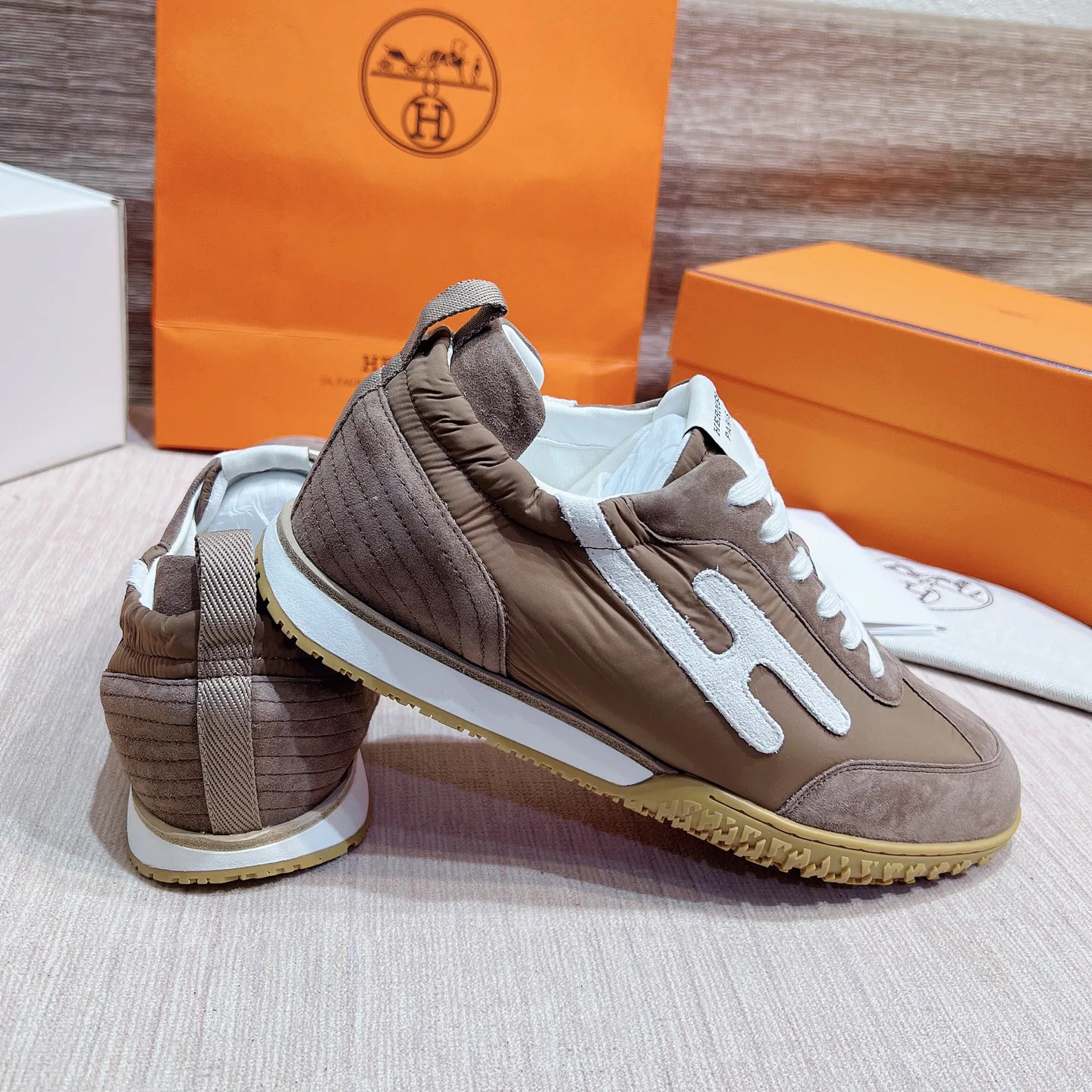 Кроссовки Женские Hermes 17749542