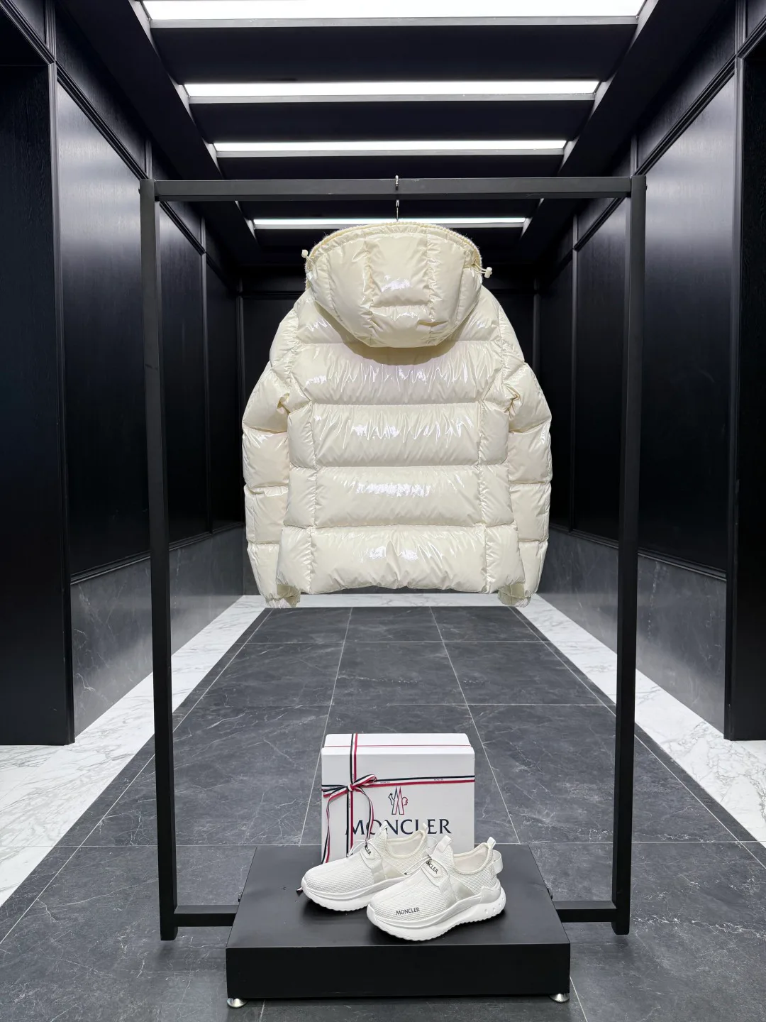 Куртки И Пуховики Женские Moncler 18741290
