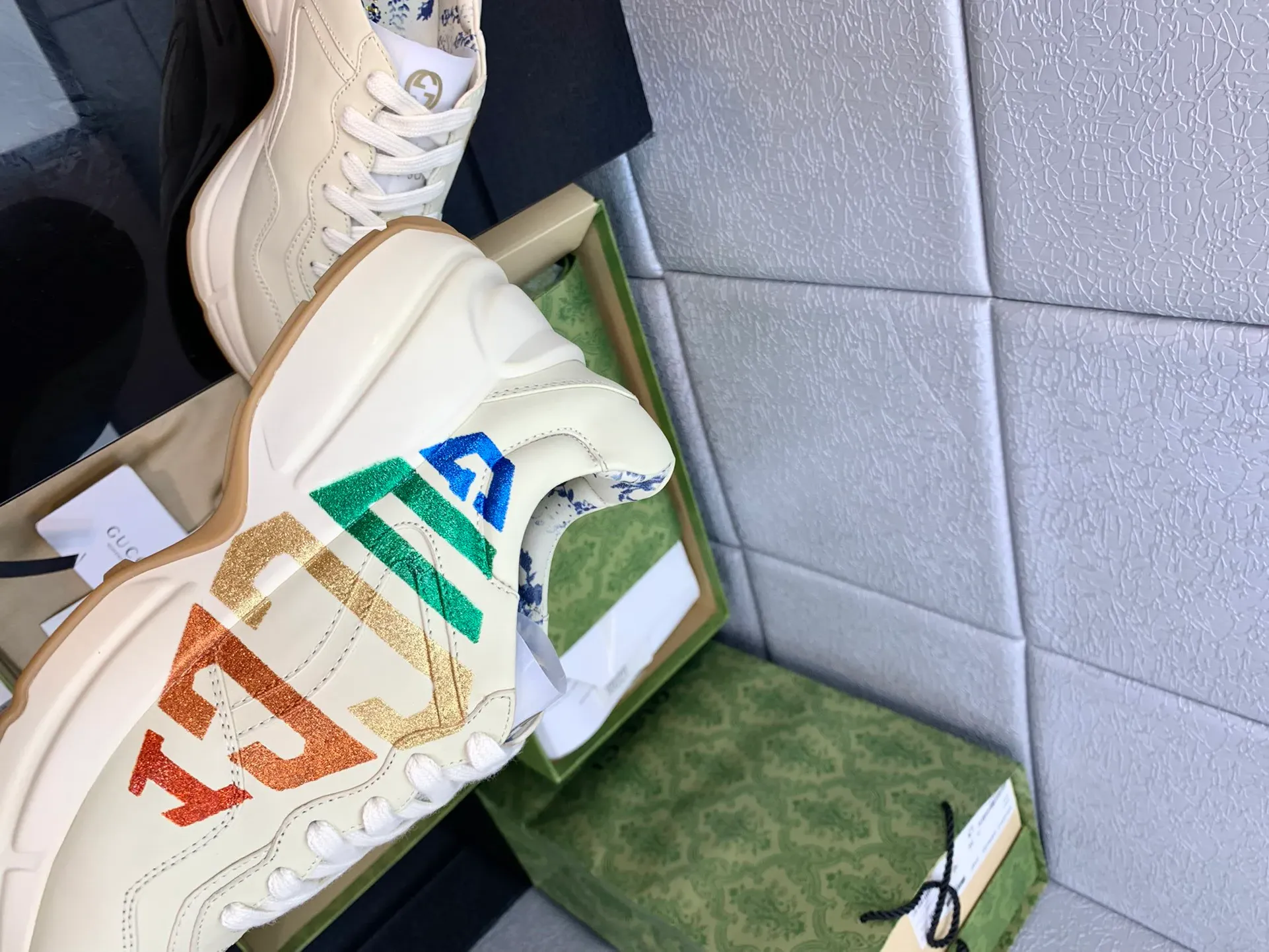 Кроссовки Женские Gucci 173860